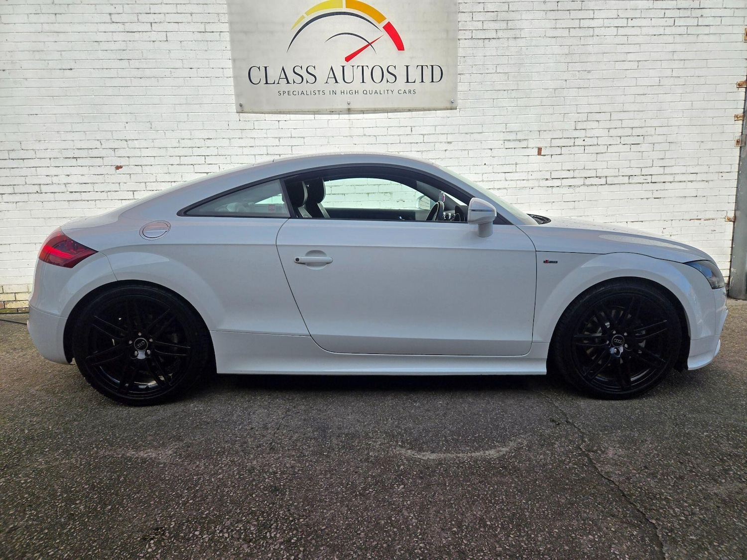 Used Audi TT 2011 for sale - 78148218: Photo 10
