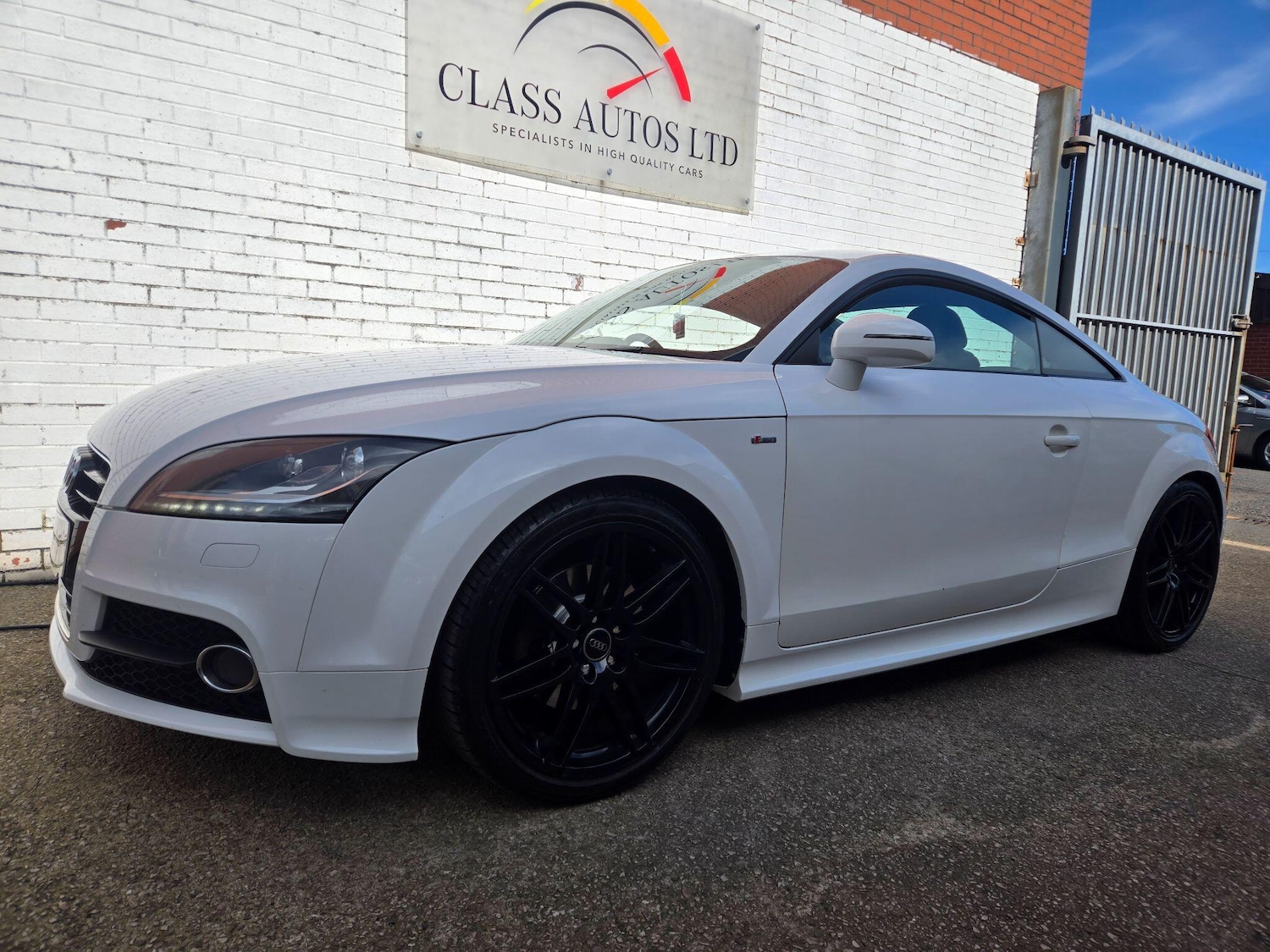 Used Audi TT 2011 for sale - 78148218: Photo 4