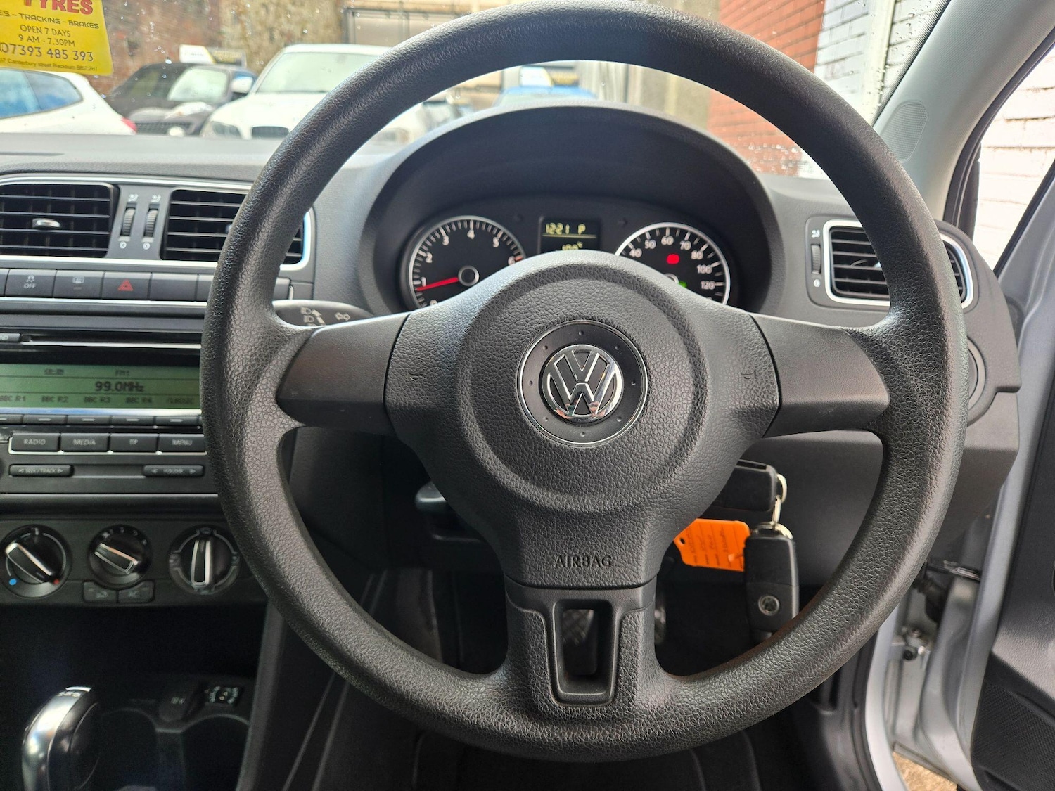 Used Volkswagen Polo 2011 for sale - 76991483: Photo 32