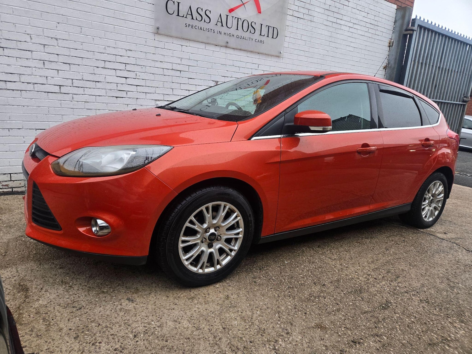 Used Ford Focus 2011 for sale - 76527728: Photo 2