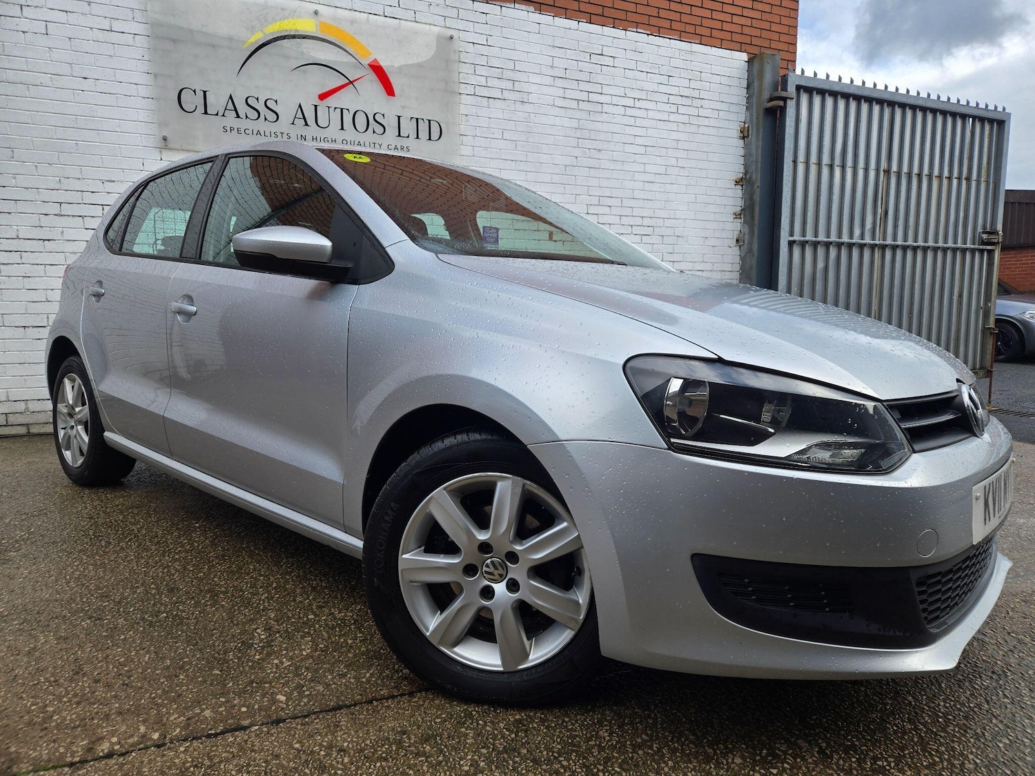 Used Volkswagen Polo 2011 for sale - 76349202: Photo 1