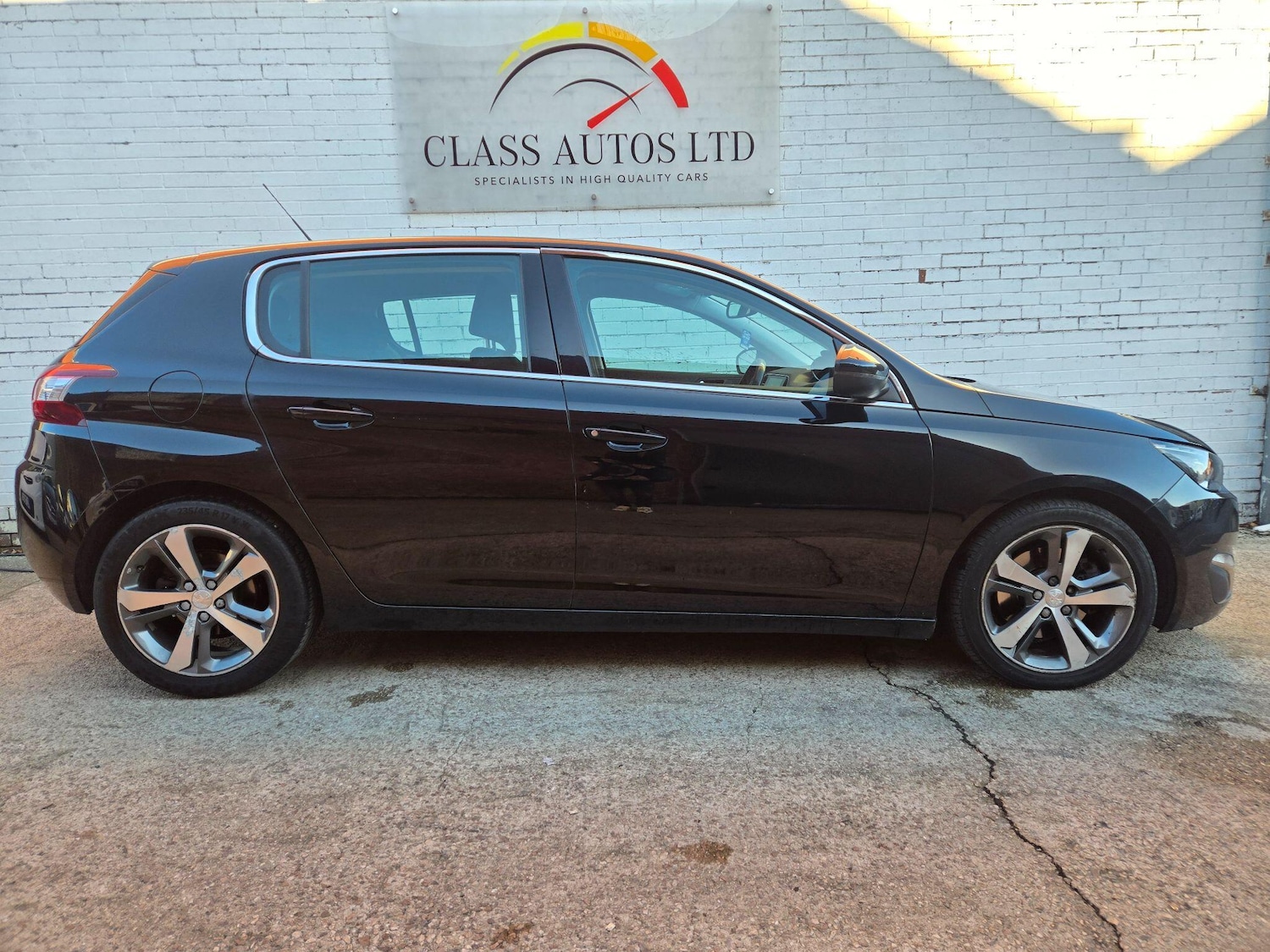 Used Peugeot 308 2015 for sale - 76645957: Photo 10