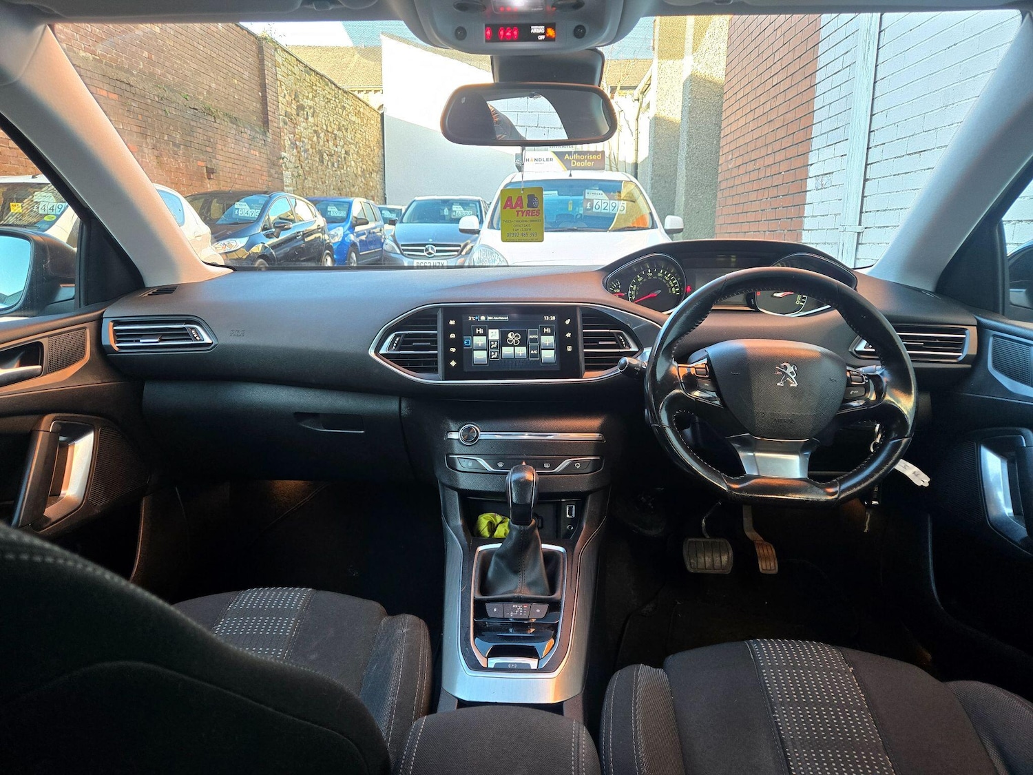 Used Peugeot 308 2015 for sale - 76645957: Photo 13