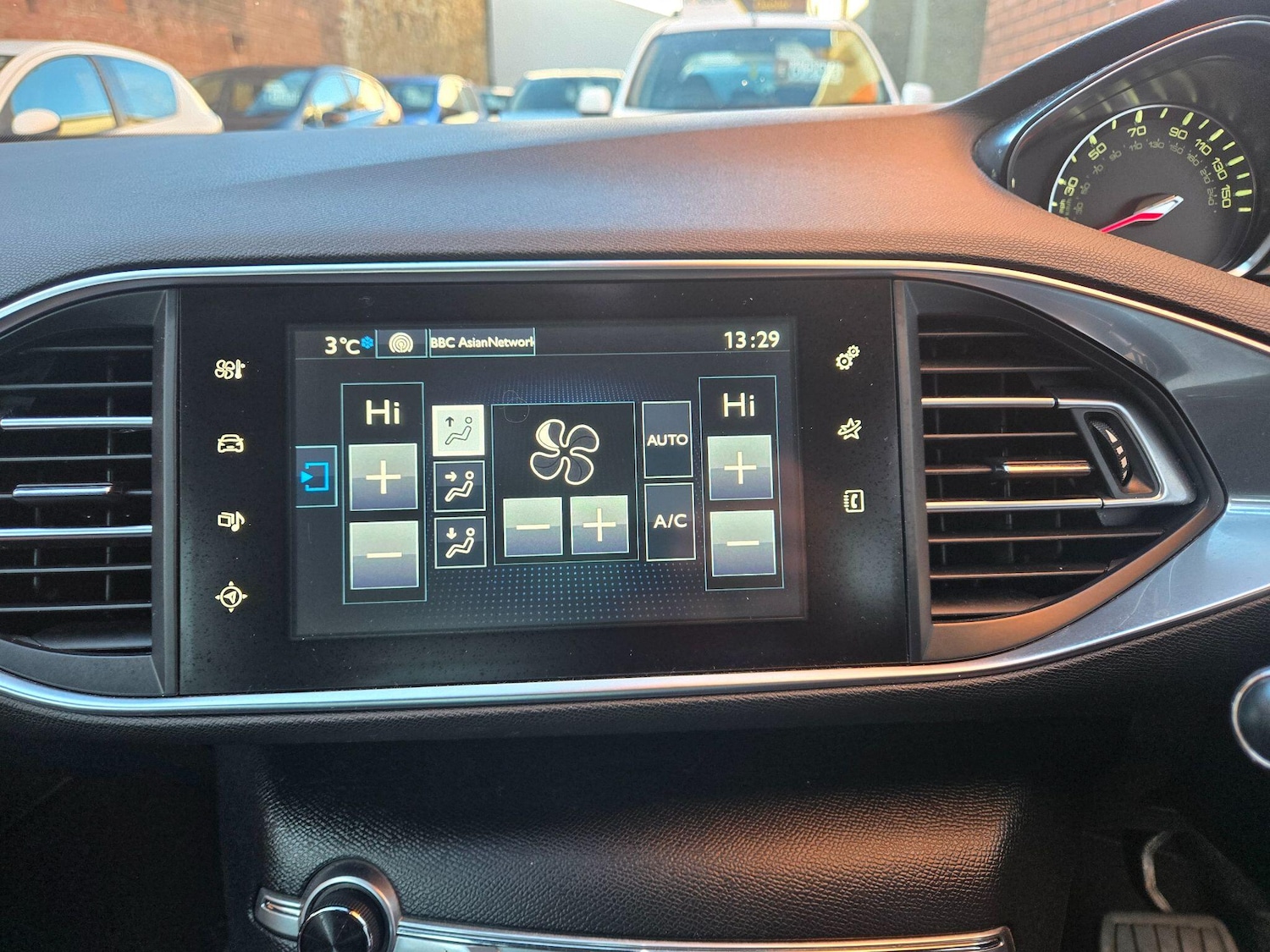 Used Peugeot 308 2015 for sale - 76645957: Photo 22