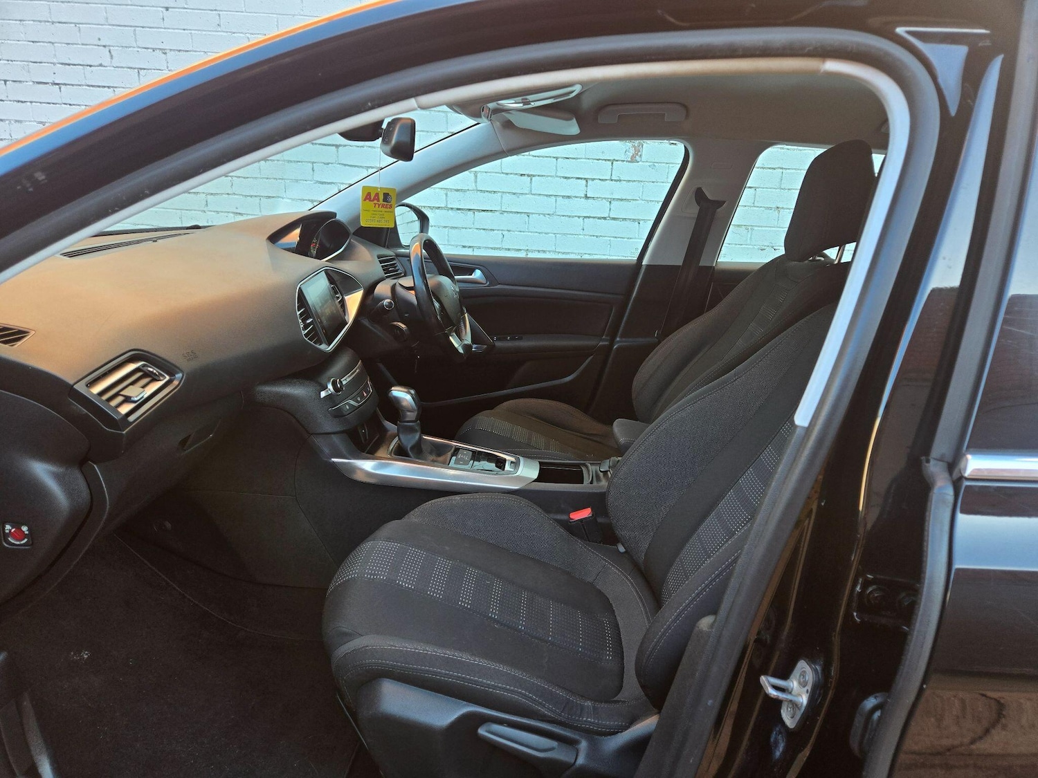 Used Peugeot 308 2015 for sale - 76645957: Photo 31