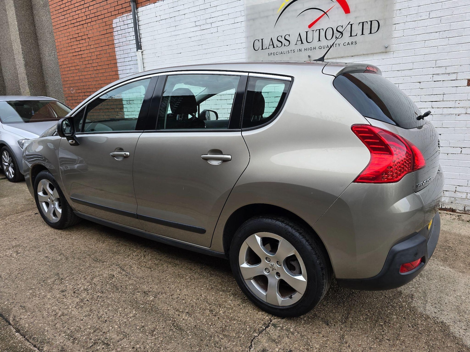 Used Peugeot 3008 2011 for sale - 76499045: Photo 5