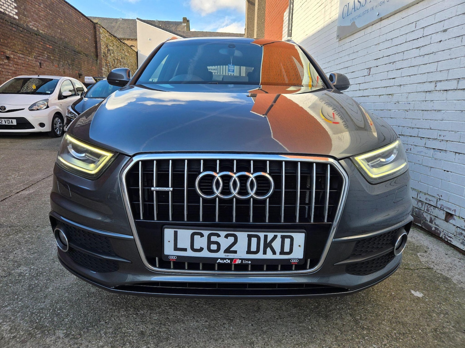 Used Audi Q3 2012 for sale - 77657961: Photo 2