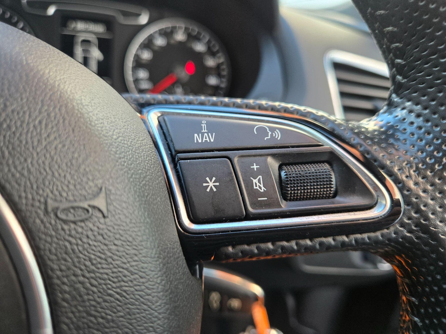 Used Audi Q3 2012 for sale - 77657961: Photo 23