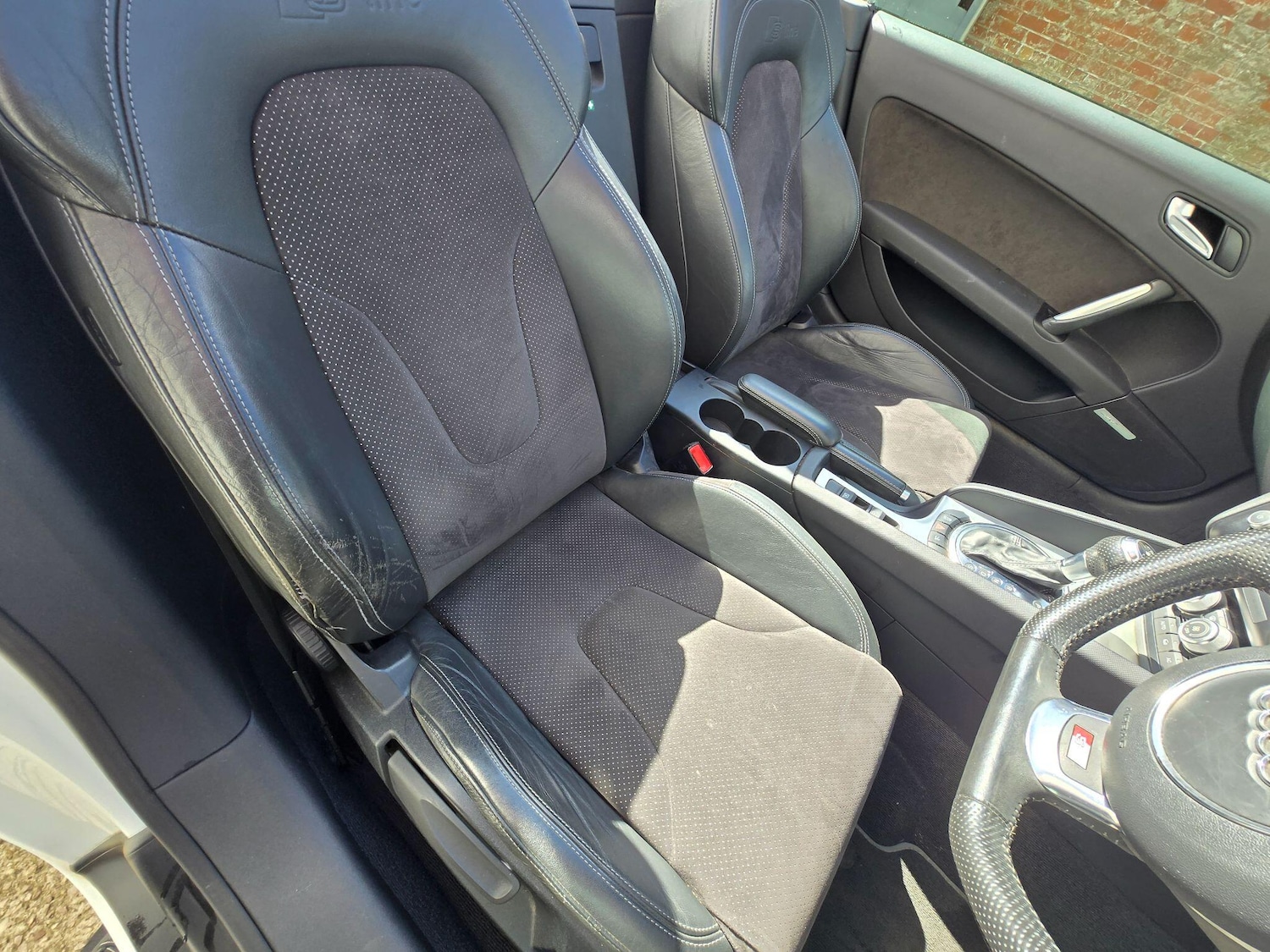 Used Audi TT 2011 for sale - 76989096: Photo 15