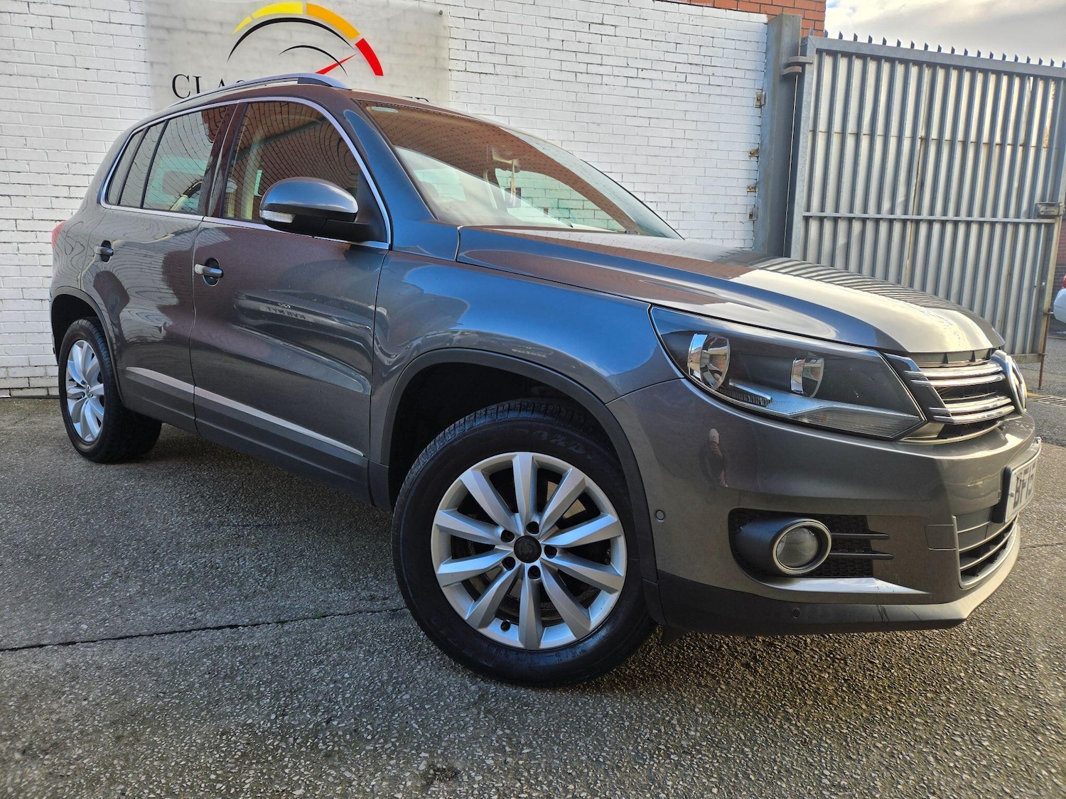 Used Volkswagen Tiguan 2015 for sale - 76377257: Photo 1