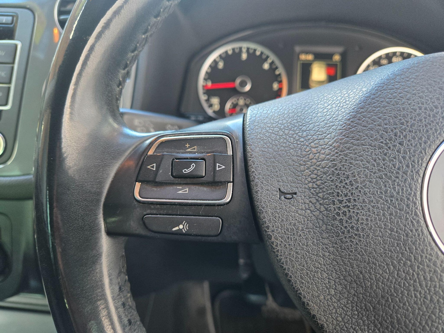 Used Volkswagen Tiguan 2015 for sale - 76377257: Photo 22