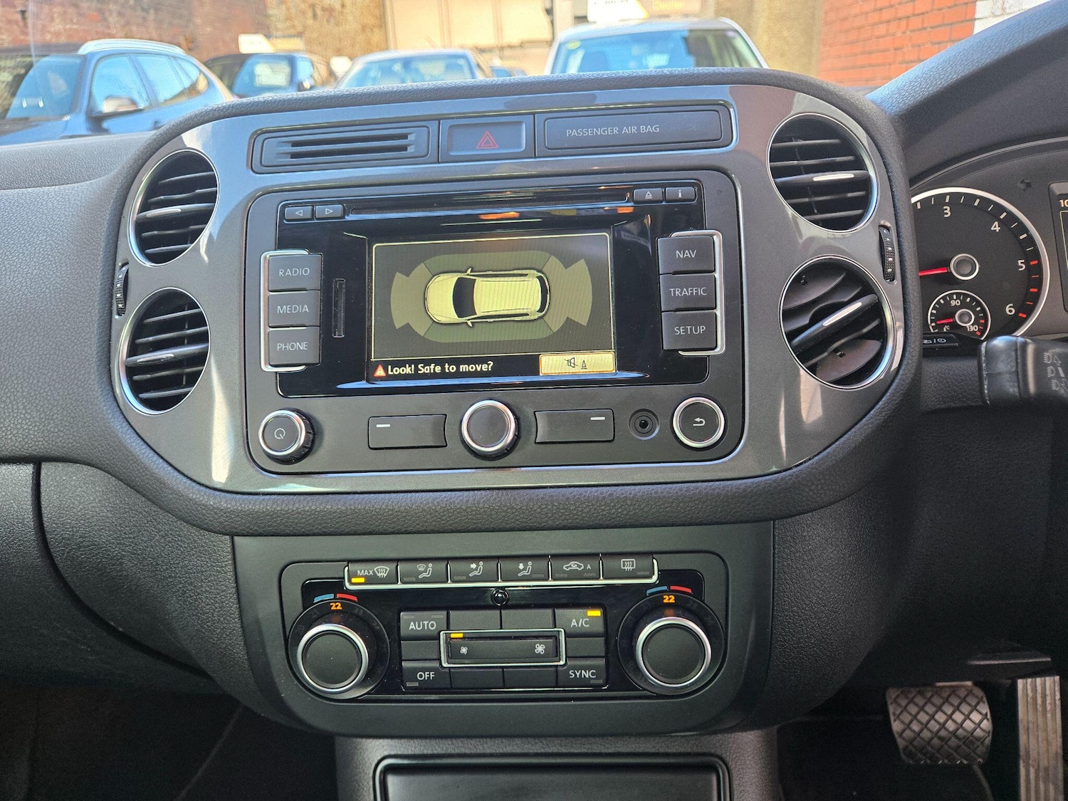 Used Volkswagen Tiguan 2015 for sale - 76377257: Photo 25