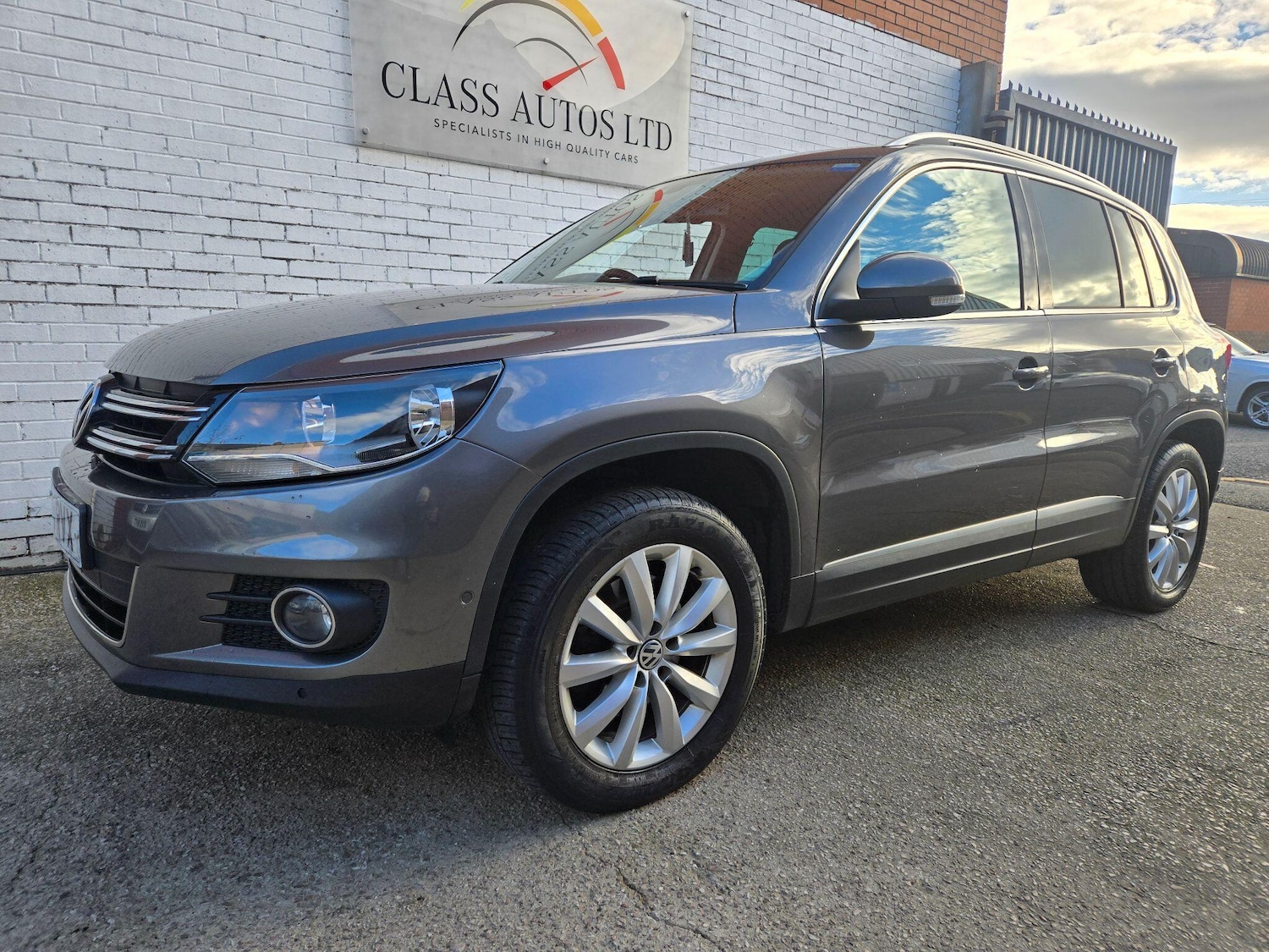 Used Volkswagen Tiguan for sale - 78215157: Photo 4