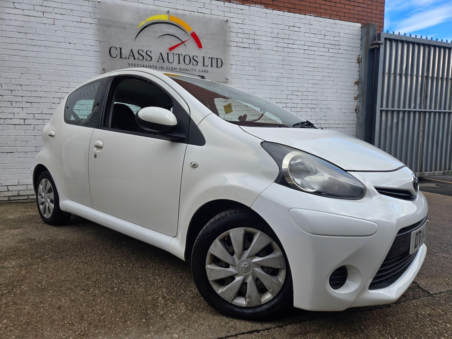 Used Toyota AYGO 2014 for sale - 76327239: Photo 1
