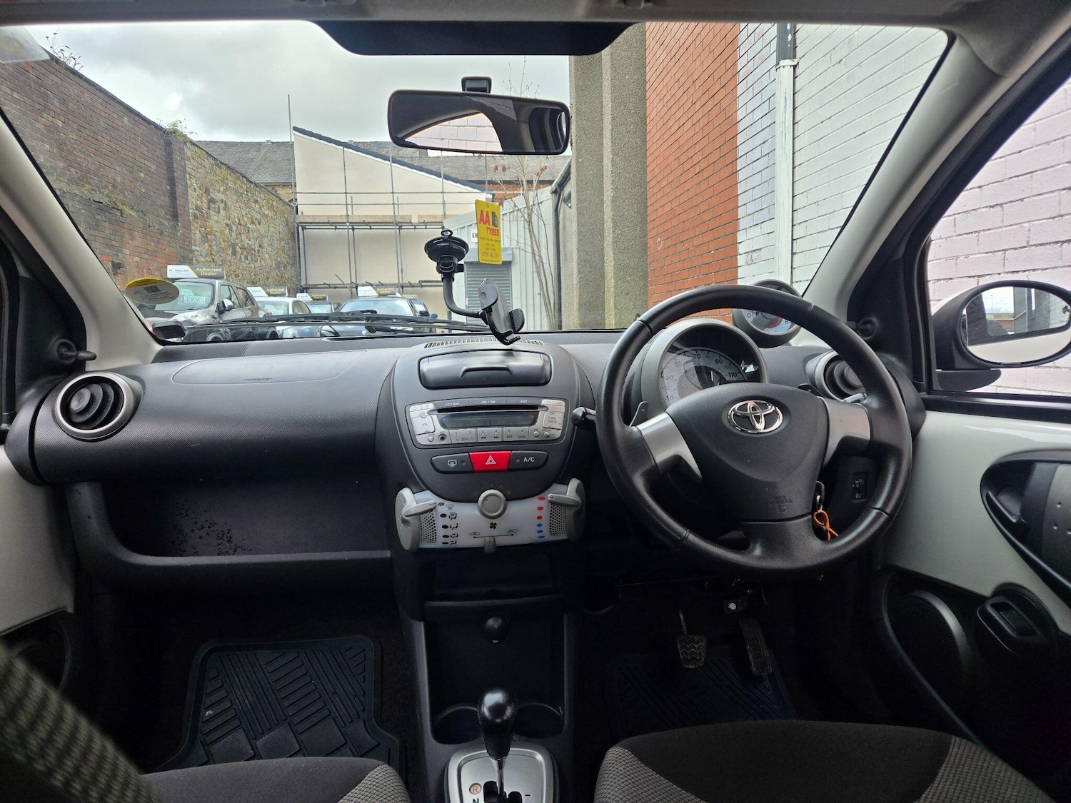 Used Toyota AYGO 2014 for sale - 76327239: Photo 13