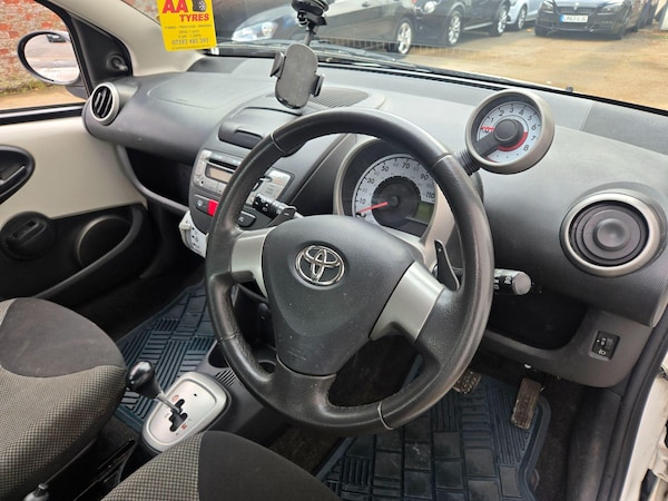 Used Toyota AYGO 2014 for sale - 76327239: Photo 14