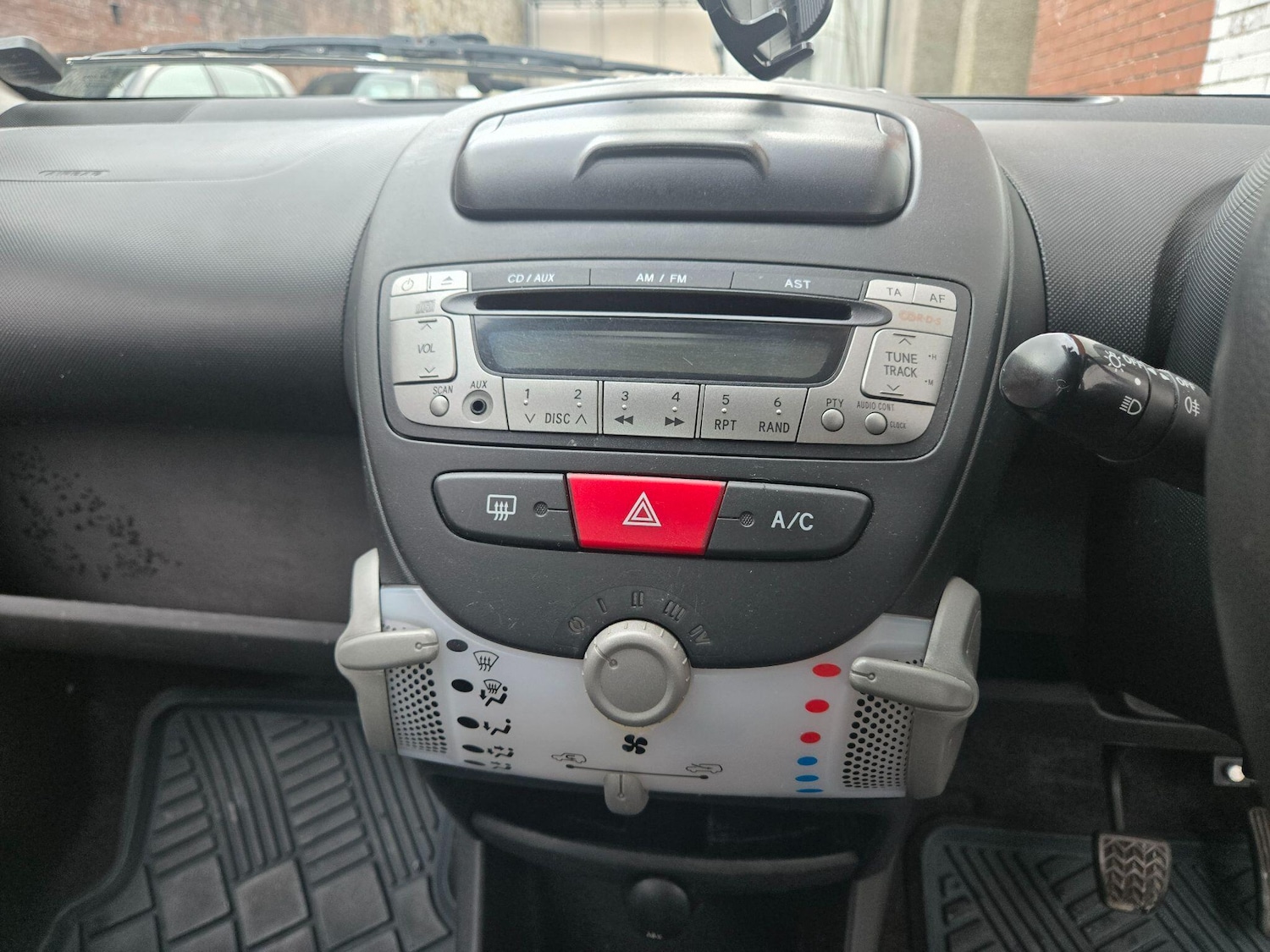 Used Toyota AYGO 2014 for sale - 76327239: Photo 15