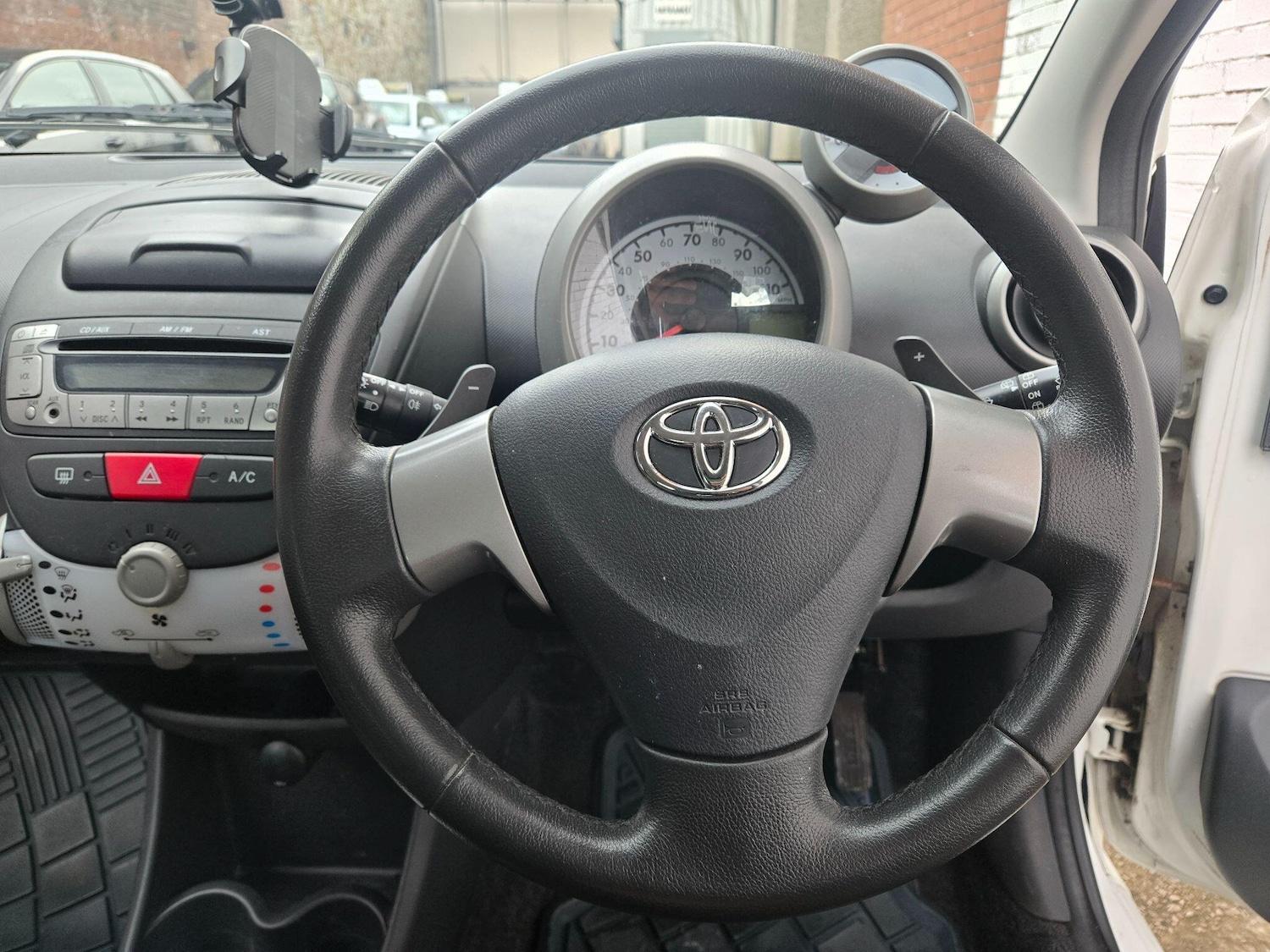 Used Toyota AYGO 2014 for sale - 76327239: Photo 17