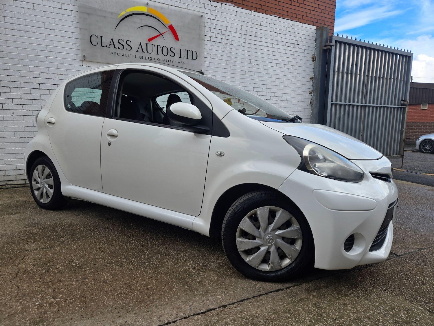 Used Toyota AYGO 2014 for sale - 76327239: Photo 18