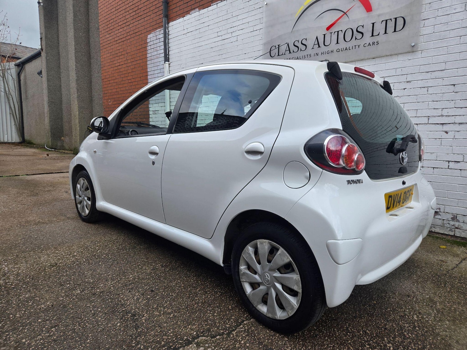 Used Toyota AYGO 2014 for sale - 76327239: Photo 5
