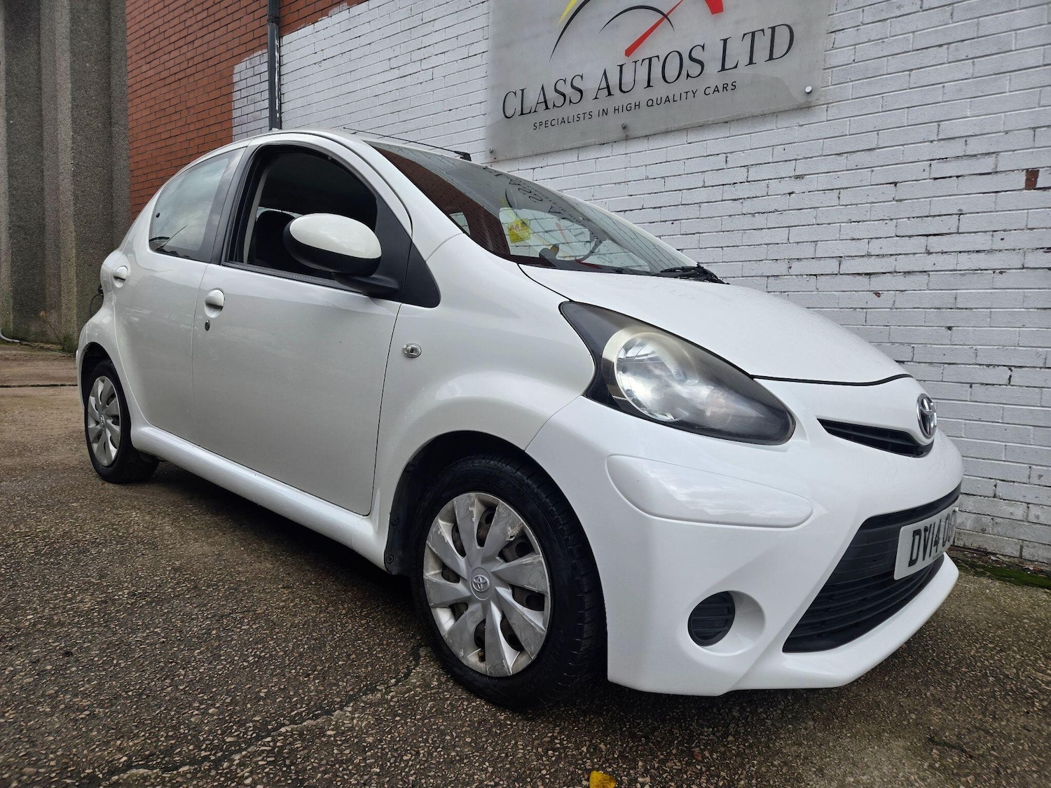 Used Toyota AYGO 2014 for sale - 76327239: Photo 6
