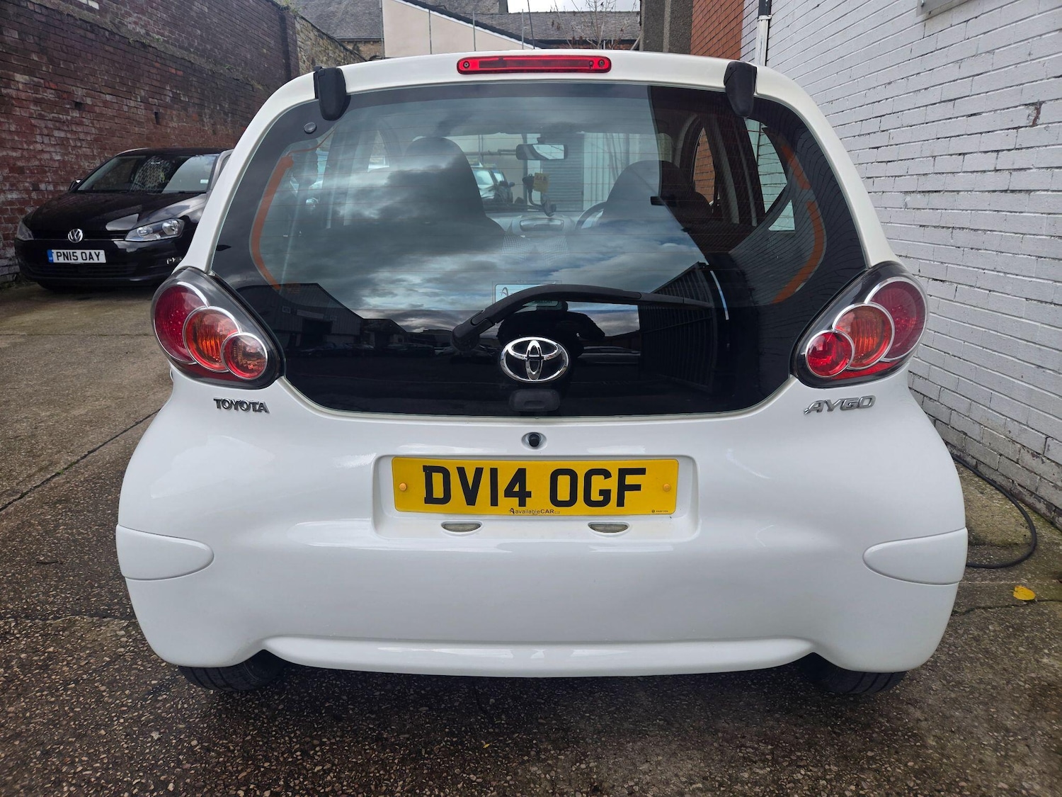 Used Toyota AYGO 2014 for sale - 76327239: Photo 9