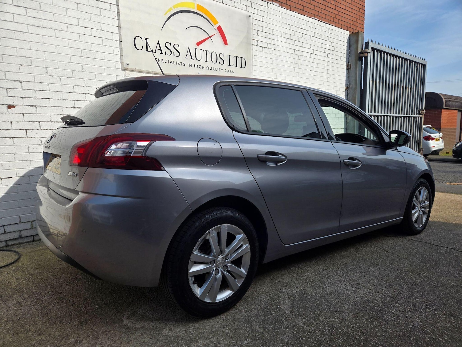 Used Peugeot 308 2015 for sale - 77957330: Photo 11