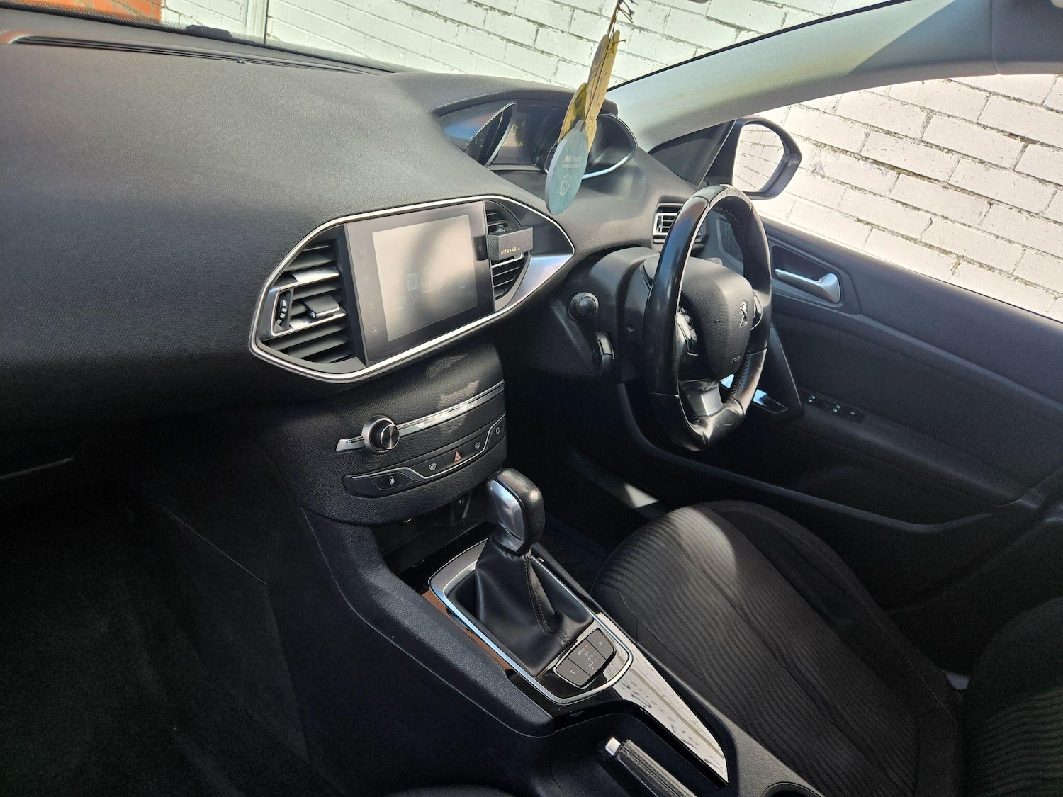 Used Peugeot 308 2015 for sale - 77957330: Photo 12