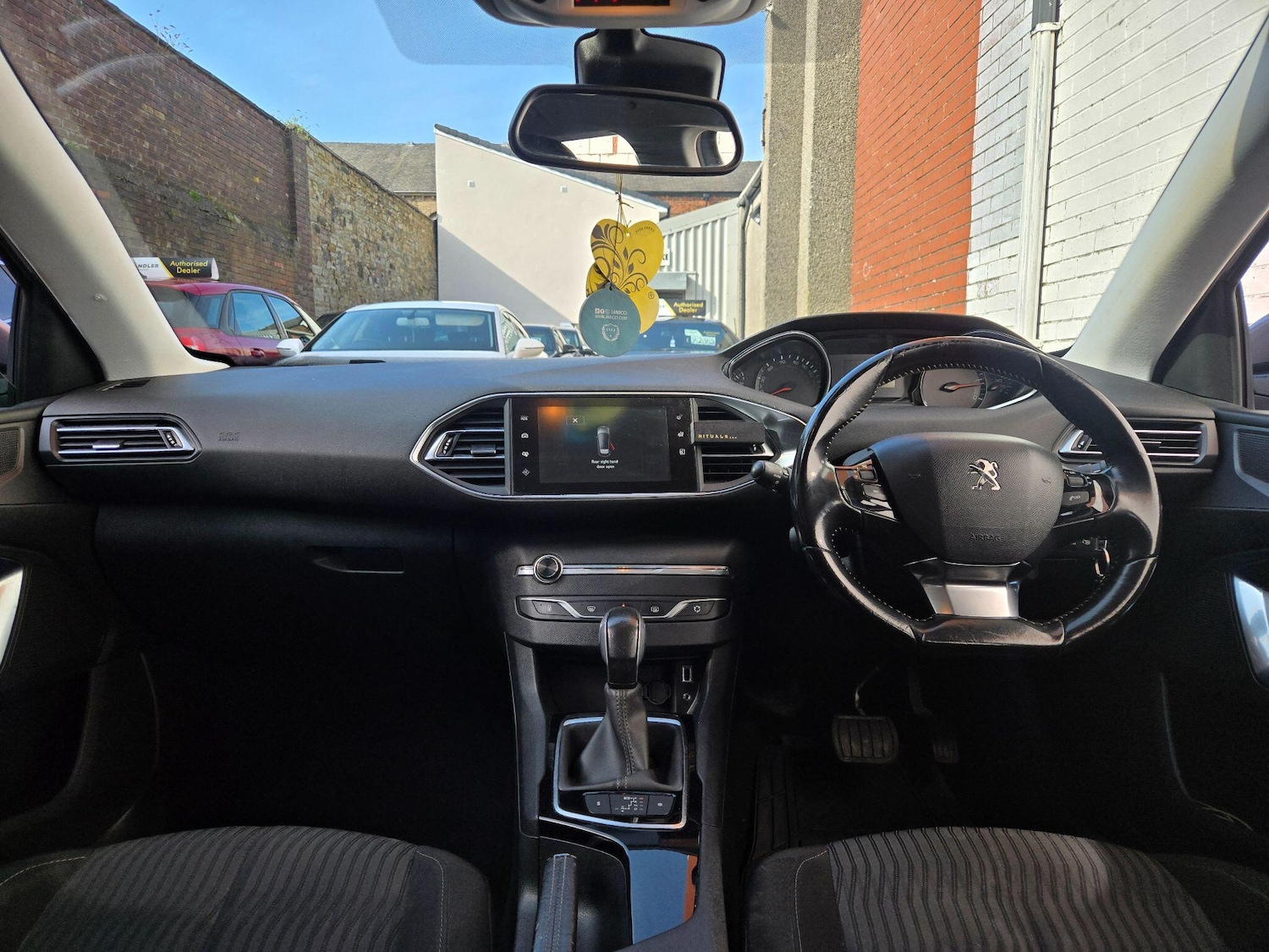 Used Peugeot 308 2015 for sale - 77957330: Photo 13