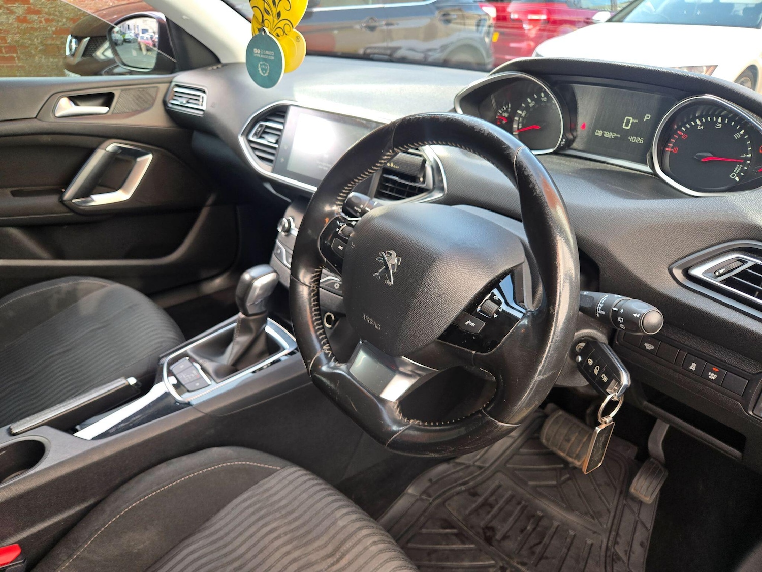 Used Peugeot 308 2015 for sale - 77957330: Photo 14