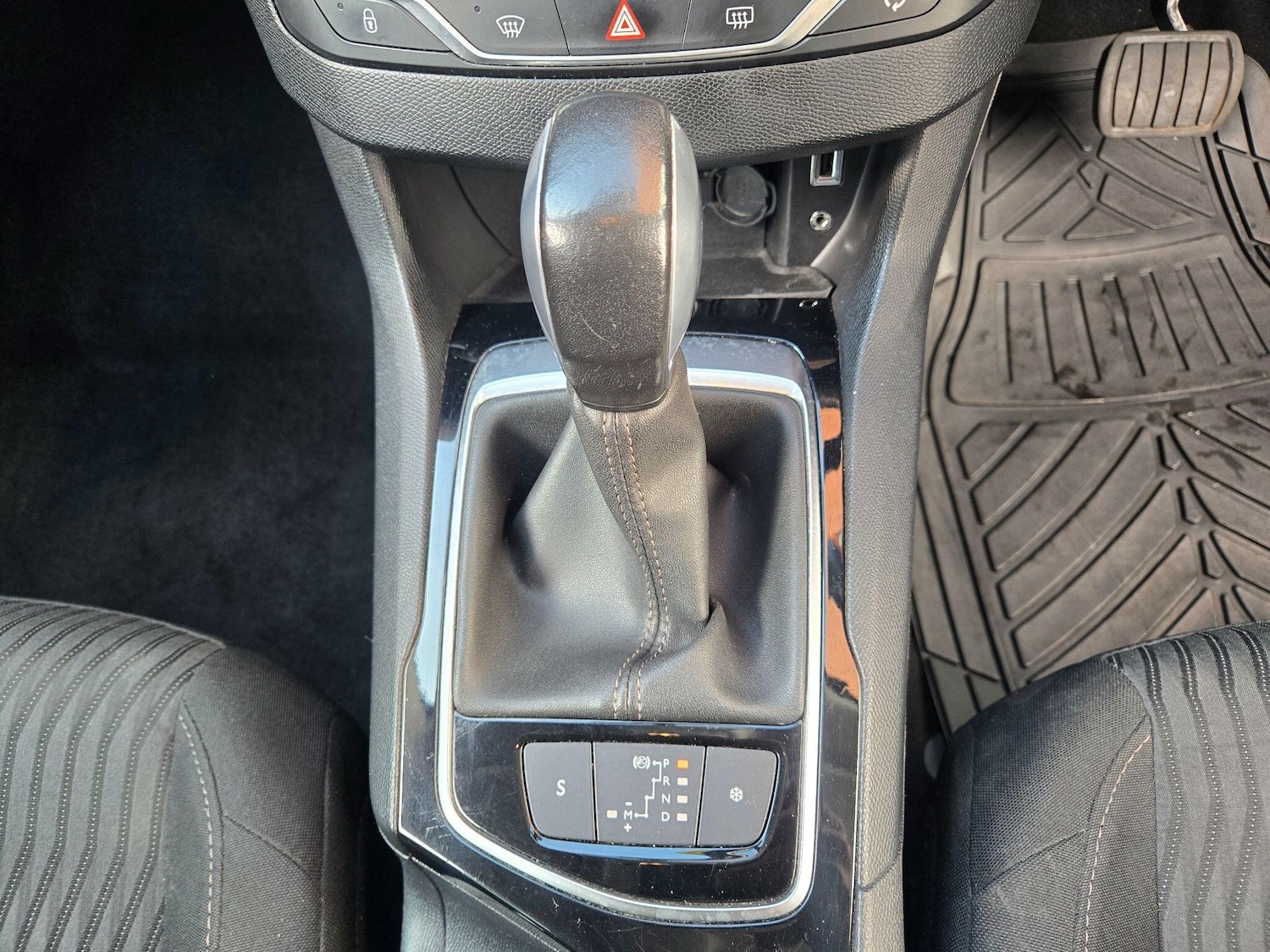 Used Peugeot 308 2015 for sale - 77957330: Photo 16