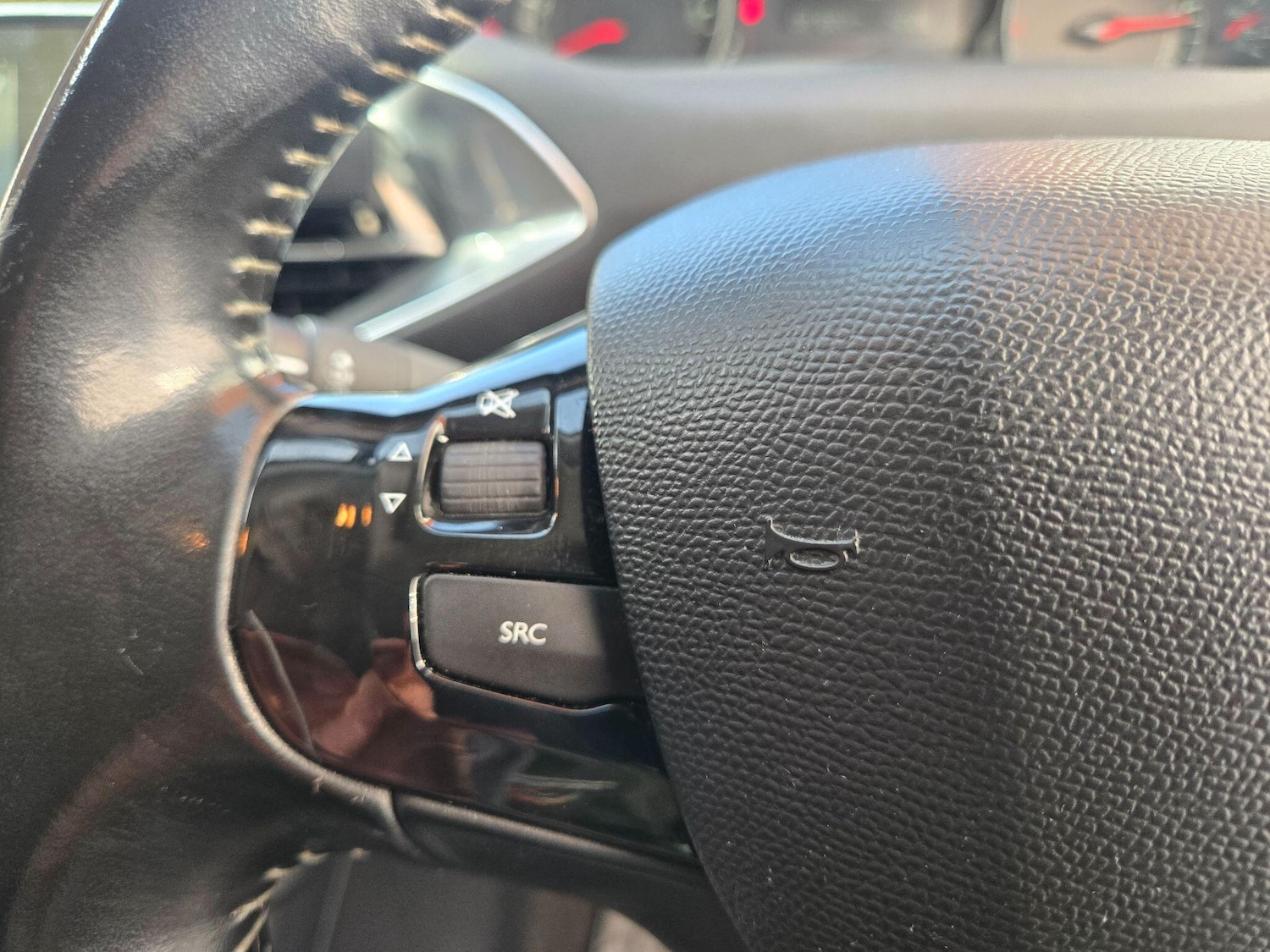 Used Peugeot 308 2015 for sale - 77957330: Photo 22