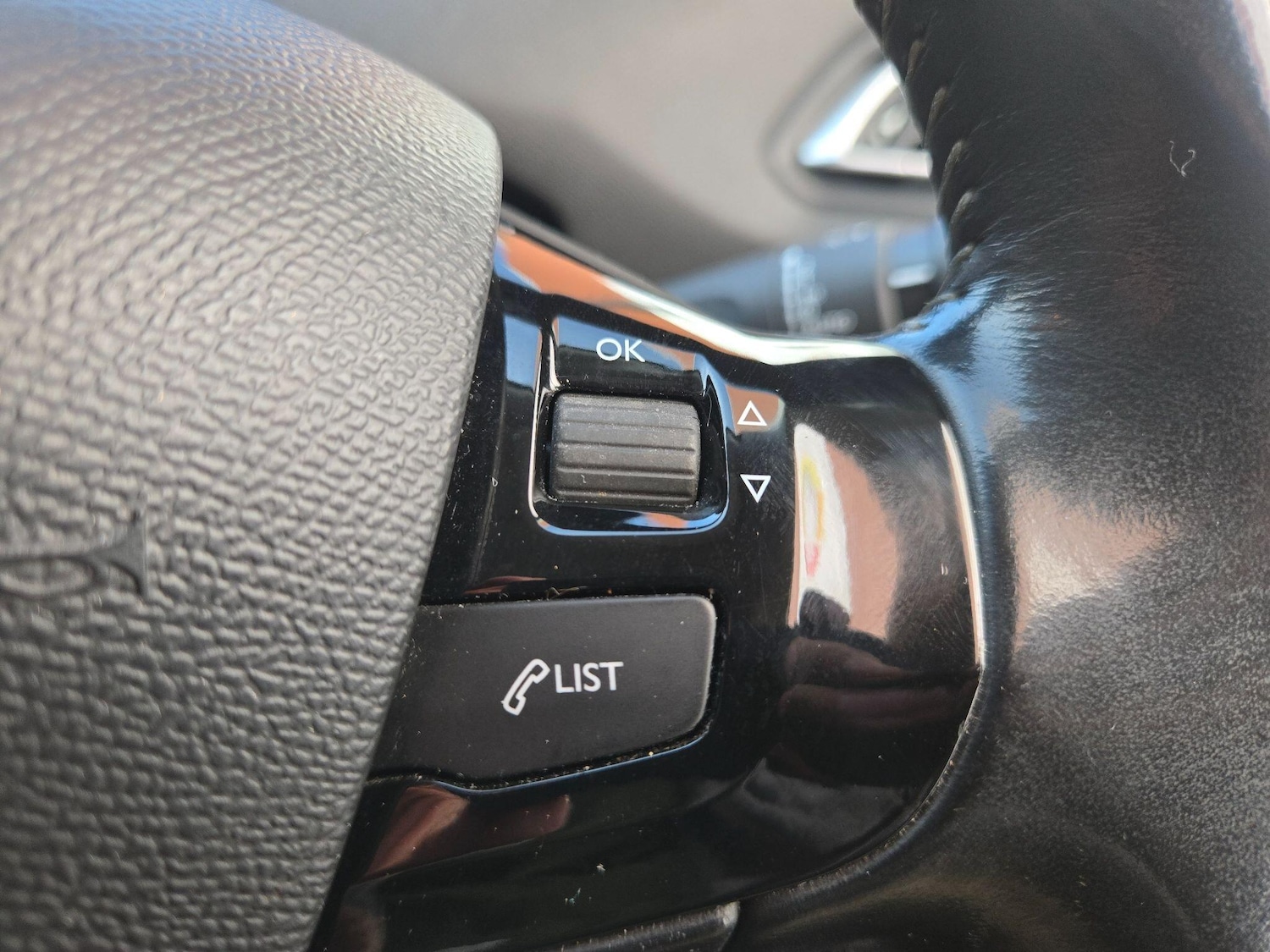 Used Peugeot 308 2015 for sale - 77957330: Photo 23