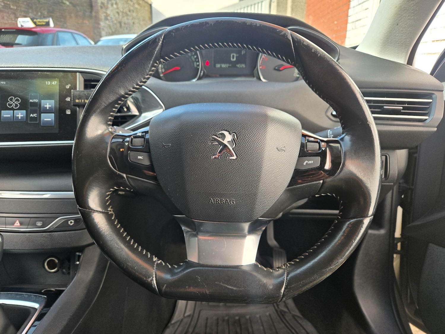 Used Peugeot 308 2015 for sale - 77957330: Photo 29