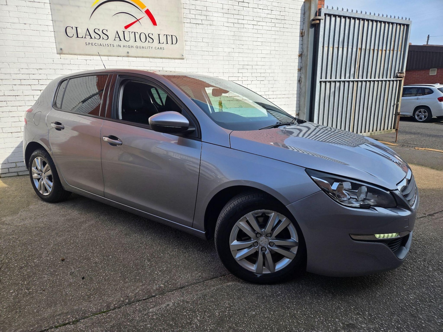 Used Peugeot 308 2015 for sale - 77957330: Photo 31