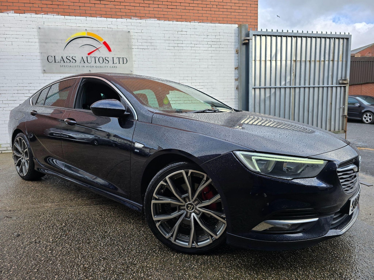 Used Vauxhall Insignia 2017 for sale - 77396066: Photo 1