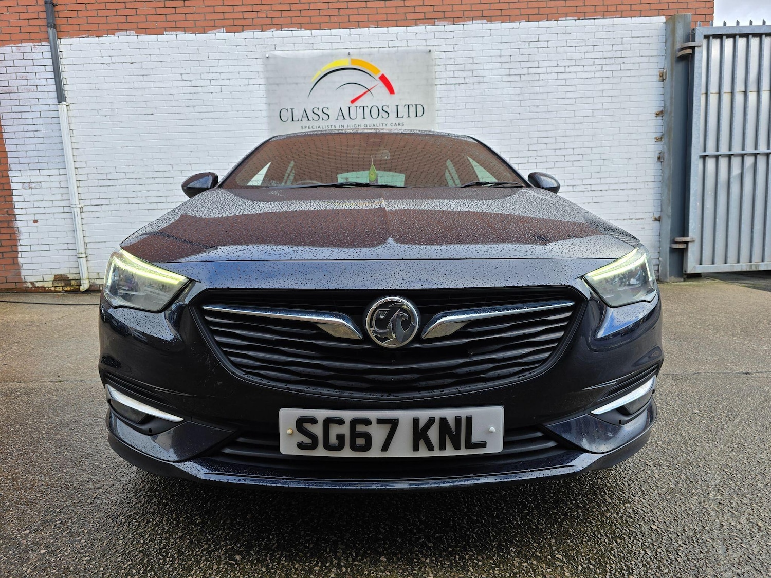 Used Vauxhall Insignia 2017 for sale - 77396066: Photo 2