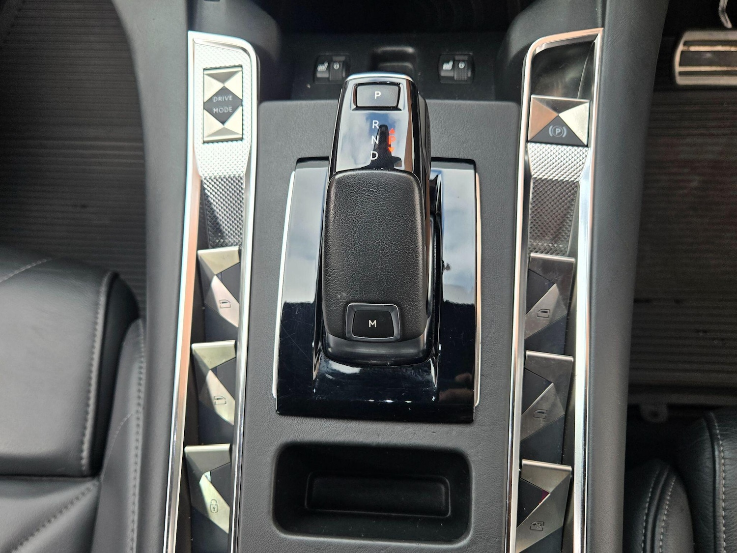 Used DS Automobiles DS 7 Crossback 2019 for sale - 76247152: Photo 15