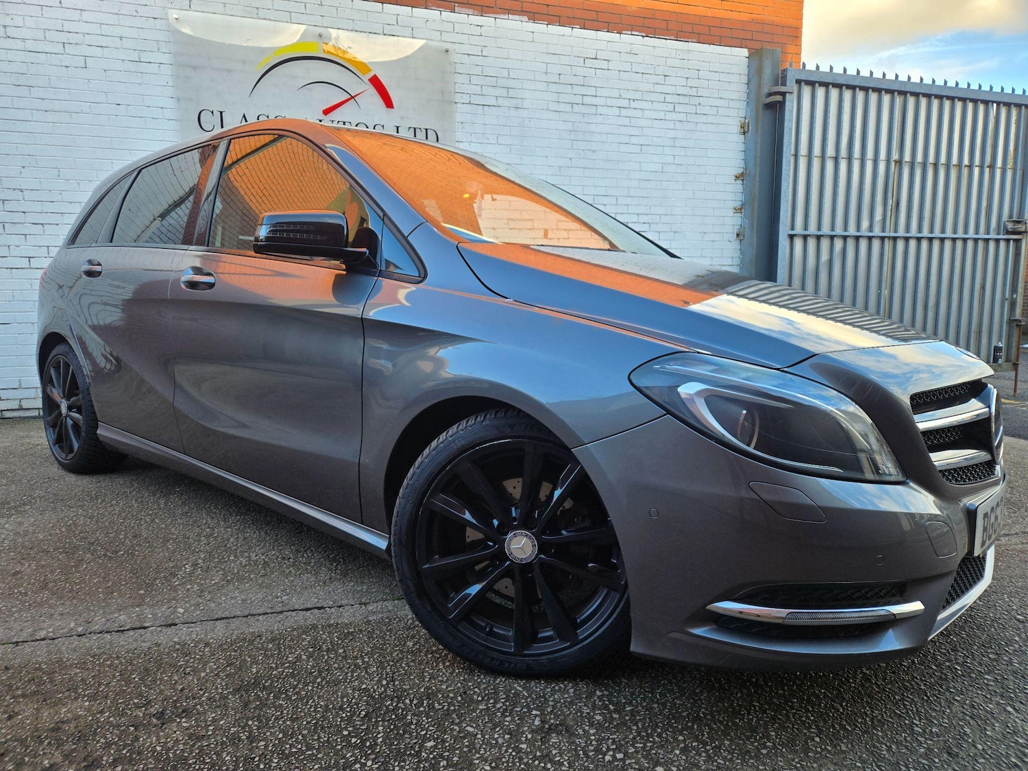 Used Mercedes-Benz B Class 2013 for sale - 76349305: Photo 1