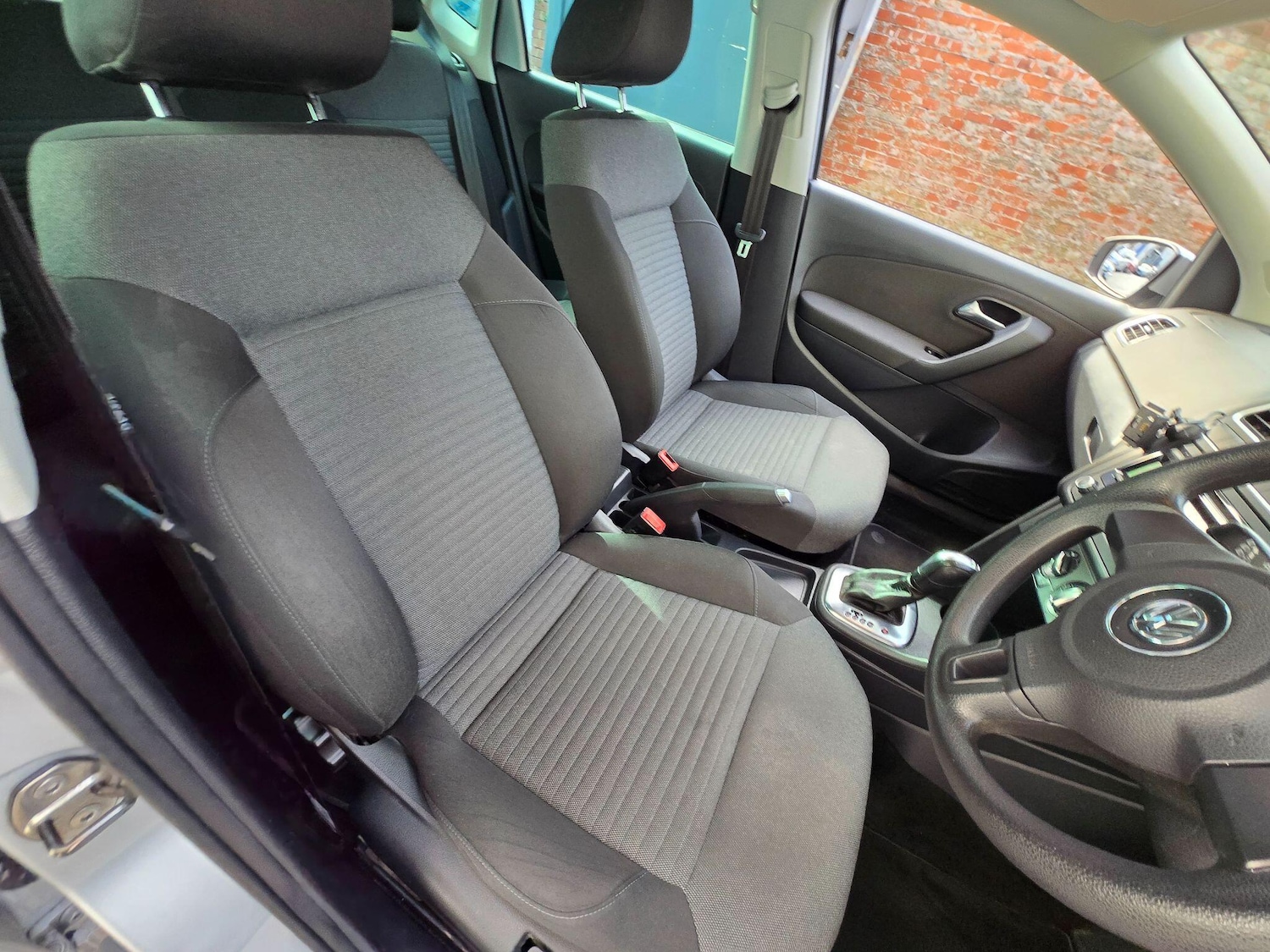 Used Volkswagen Polo 2012 for sale - 76349725: Photo 16