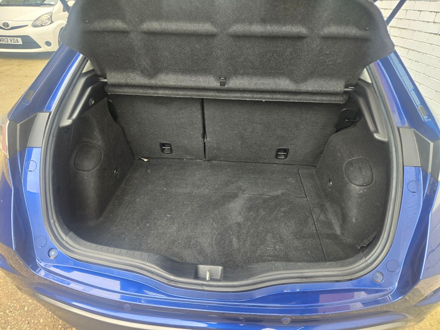 Used Honda Civic 2010 for sale - 77671576: Photo 28