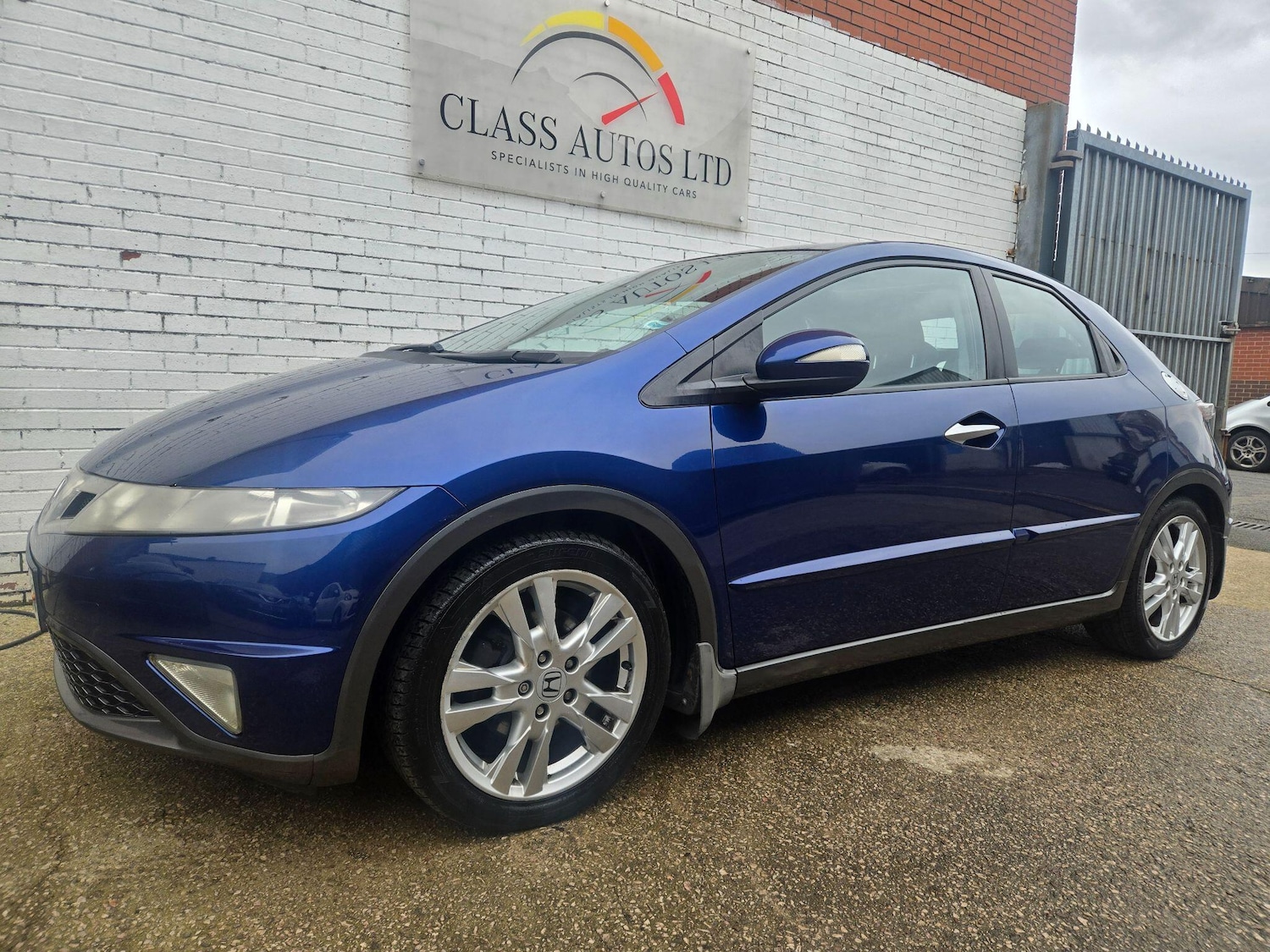 Used Honda Civic 2010 for sale - 77671576: Photo 4