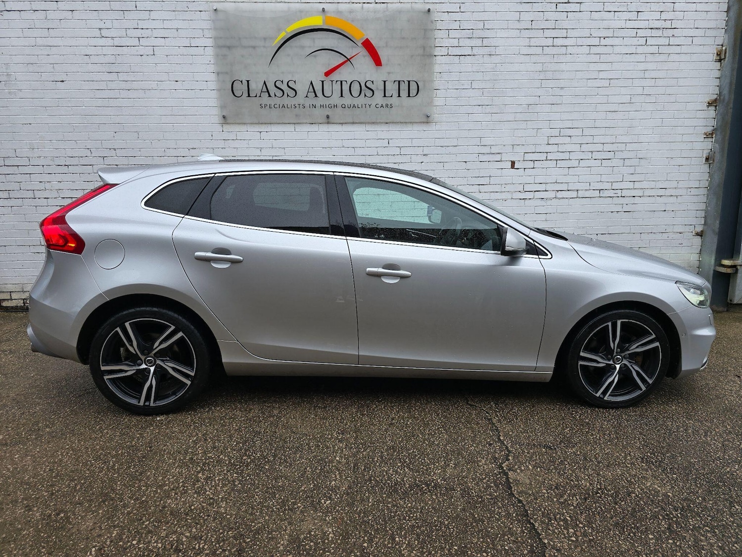 Used Volvo V40 2017 for sale - 76158974: Photo 12