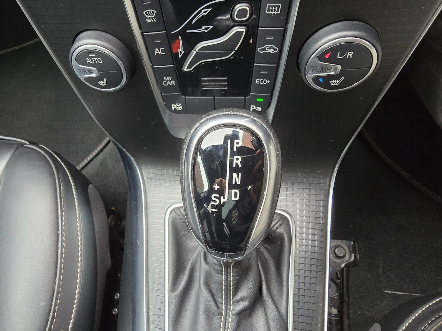 Used Volvo V40 2017 for sale - 76158974: Photo 14