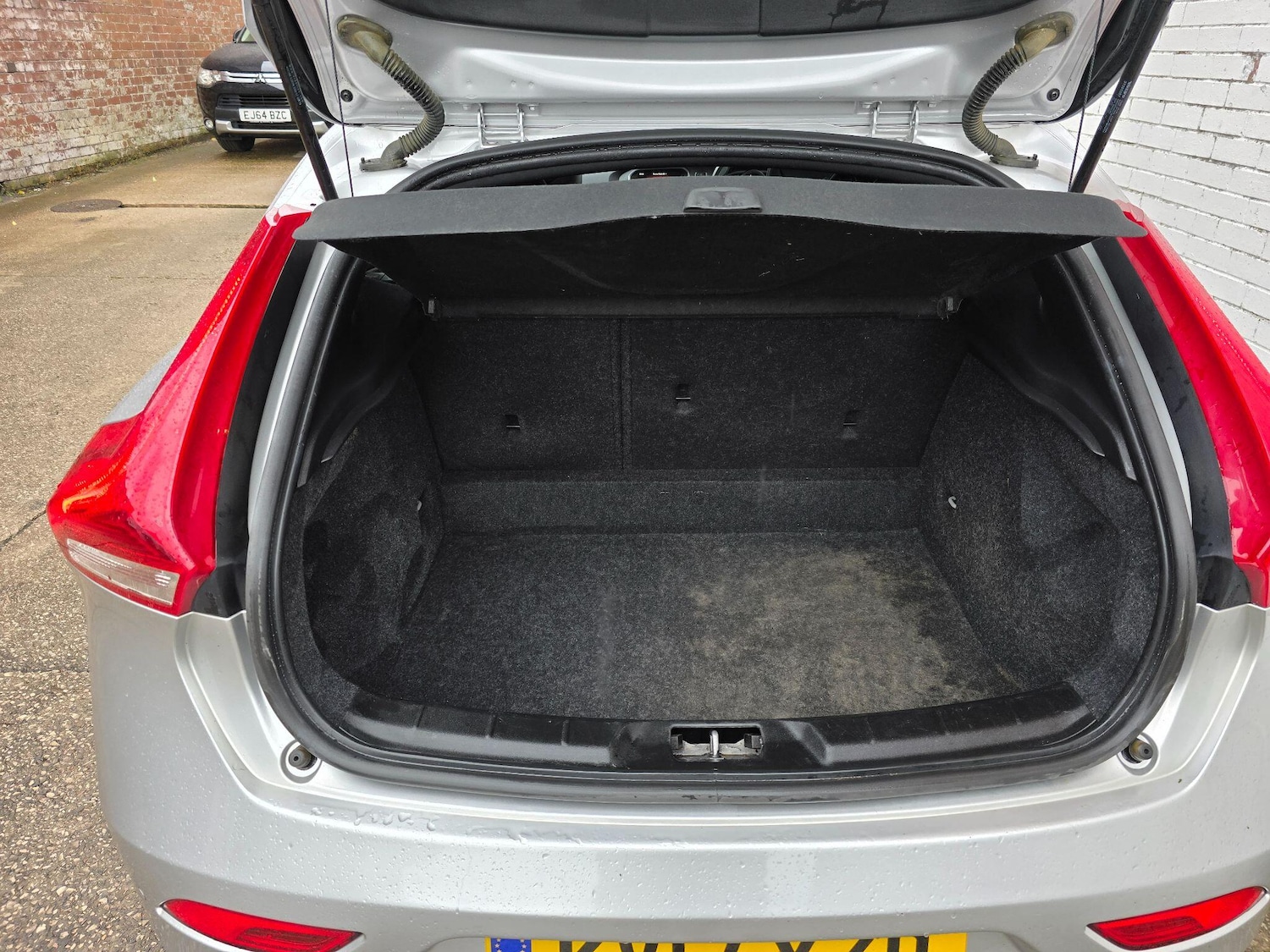 Used Volvo V40 2017 for sale - 76158974: Photo 31