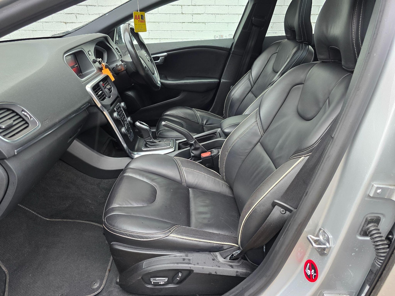 Used Volvo V40 2017 for sale - 76158974: Photo 33