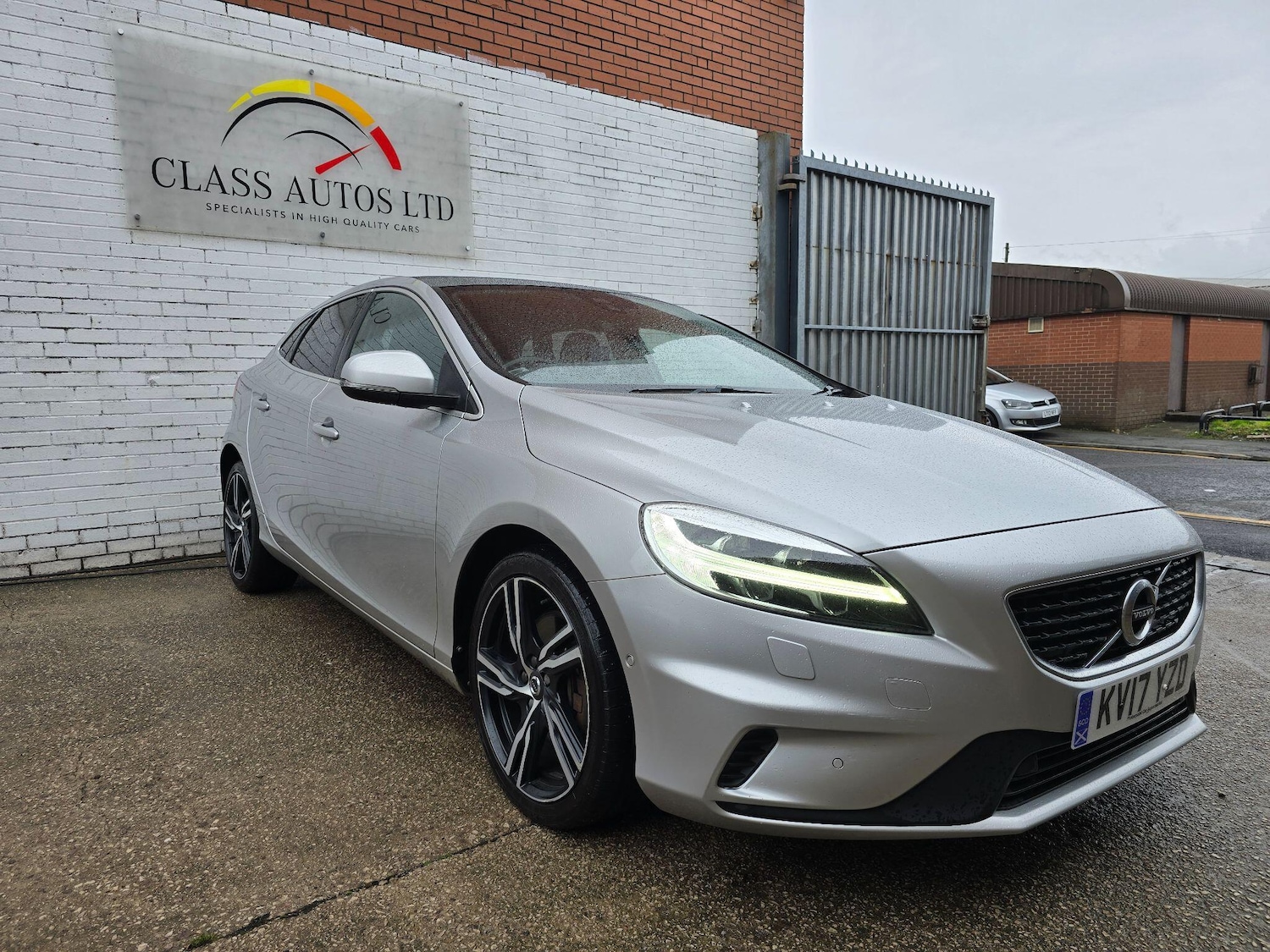 Used Volvo V40 2017 for sale - 76158974: Photo 6