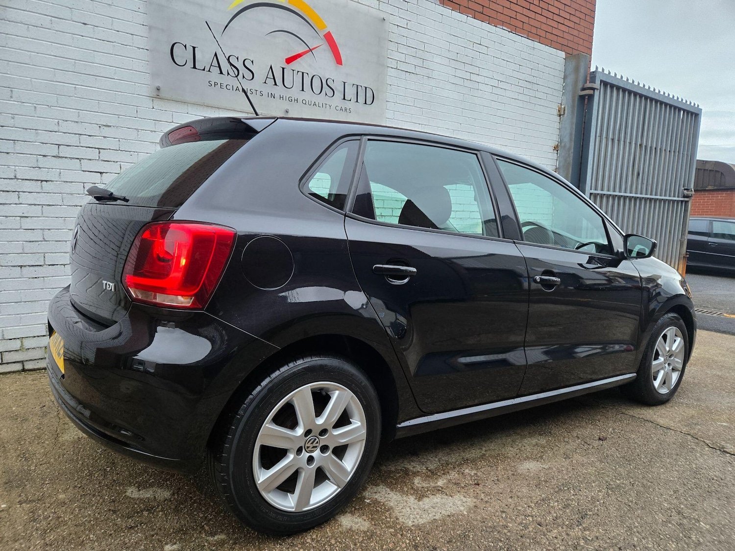 Used Volkswagen Polo 2011 for sale - 77143111: Photo 11