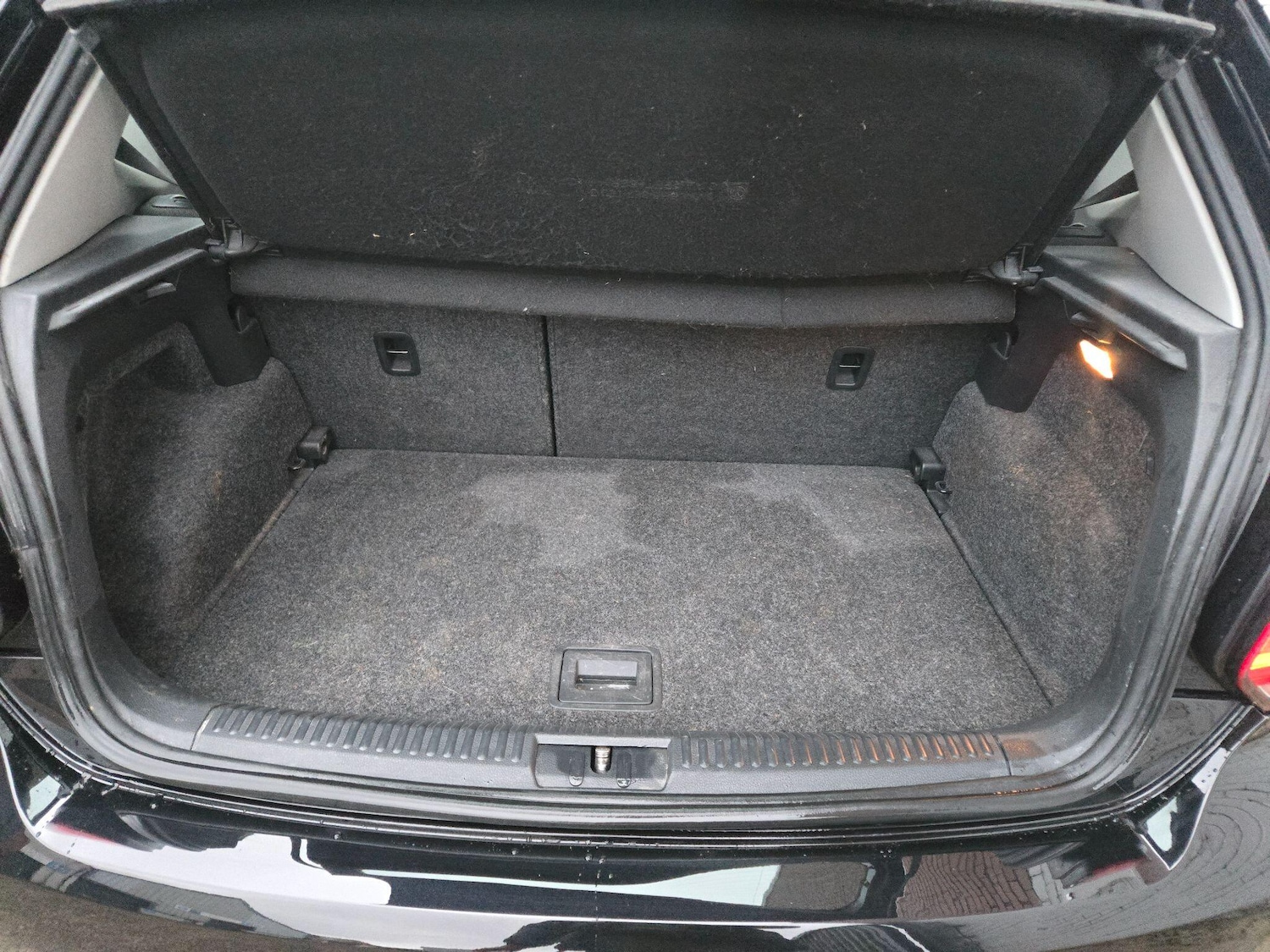 Used Volkswagen Polo 2011 for sale - 77143111: Photo 36