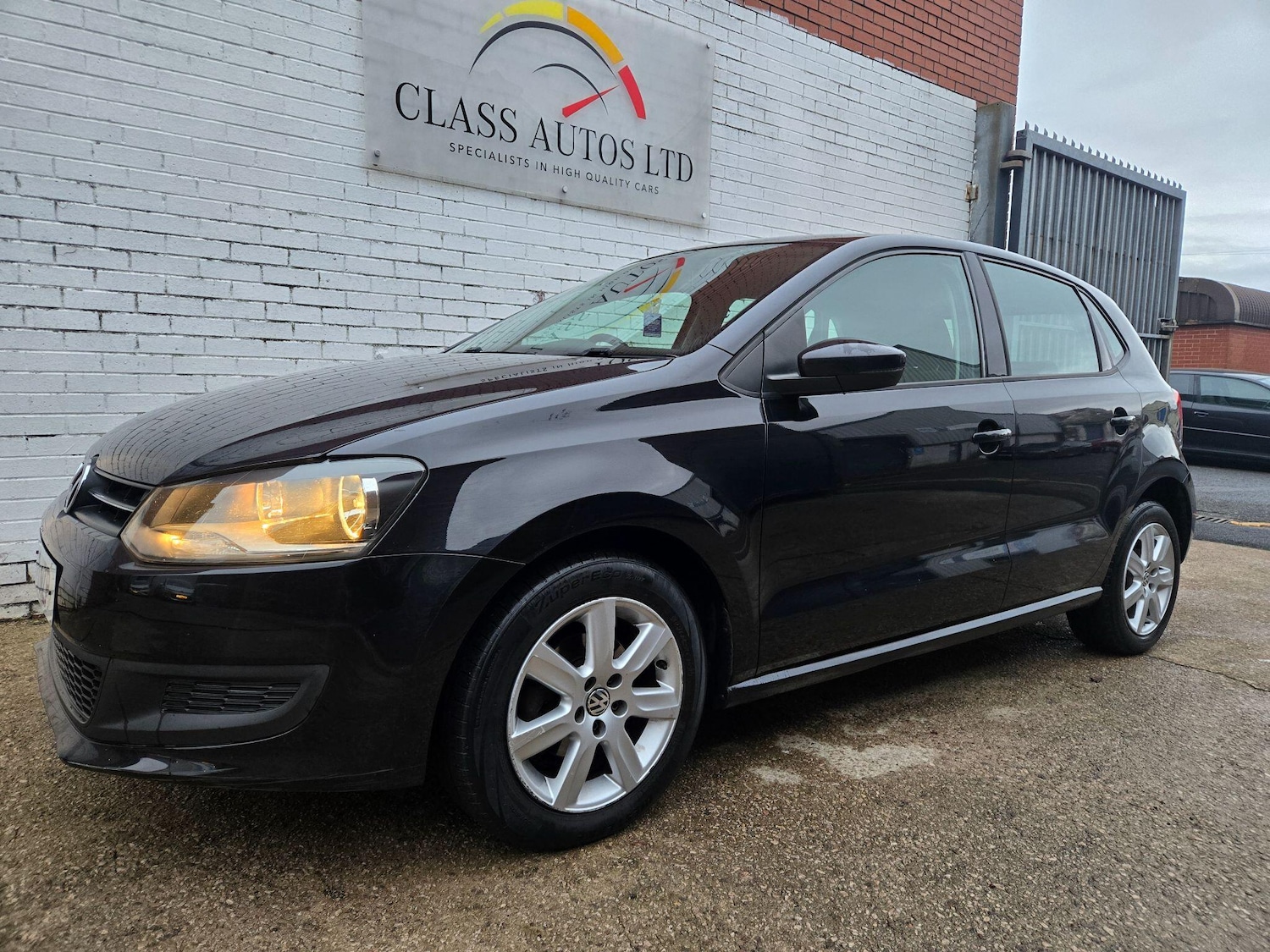 Used Volkswagen Polo 2011 for sale - 77143111: Photo 4